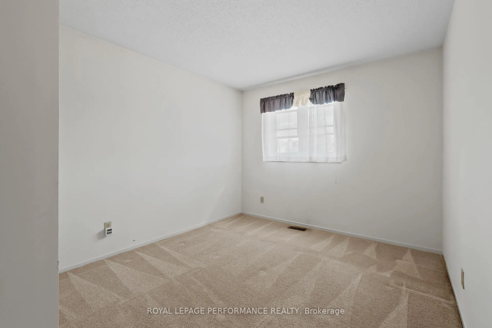 Photo 29 of 9 Saddle Crescent, Ottawa, Hunt Club Park — HOMEH