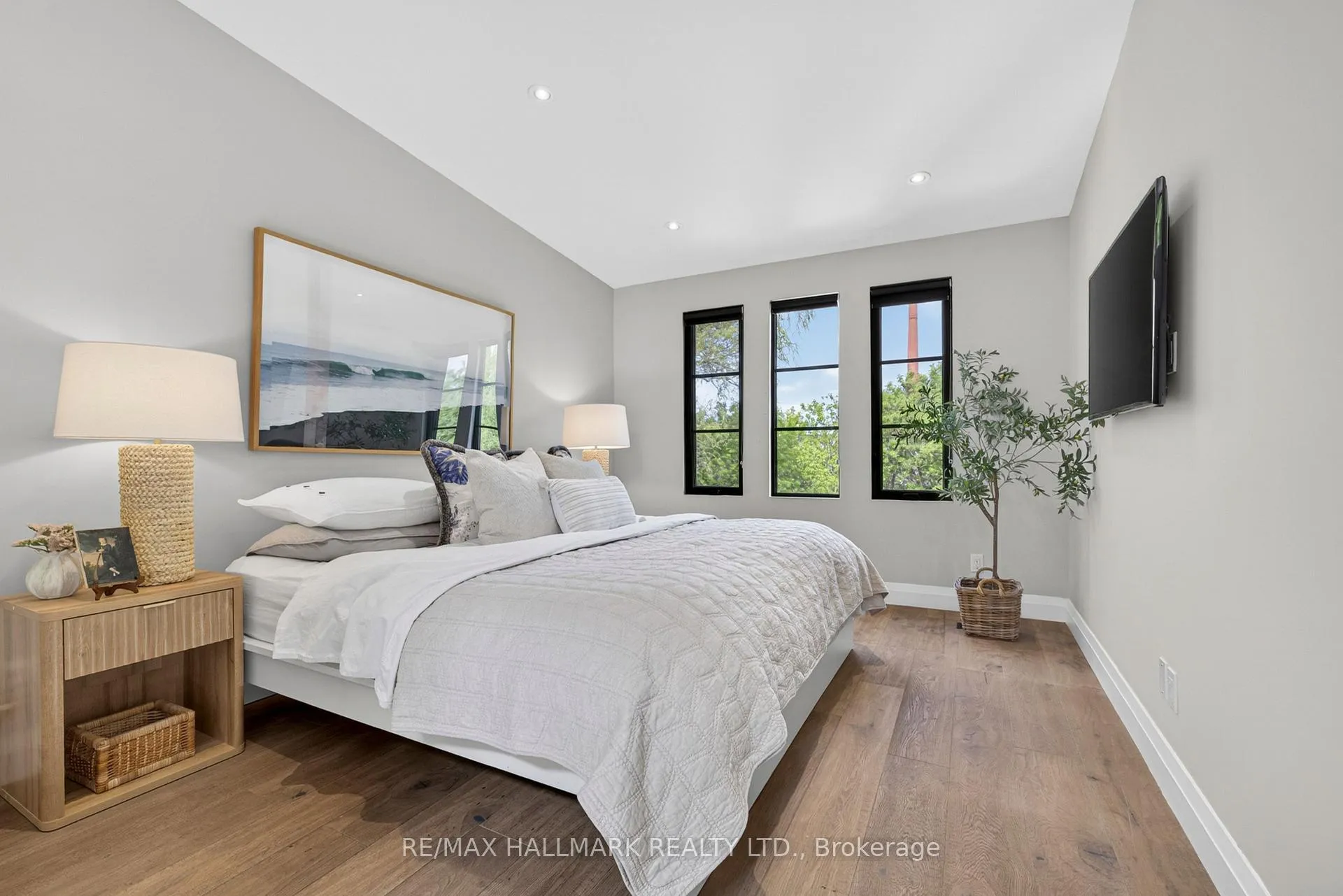 Photo 13 of 75 Tiverton Avenue, Toronto, South Riverdale — HOMEH
