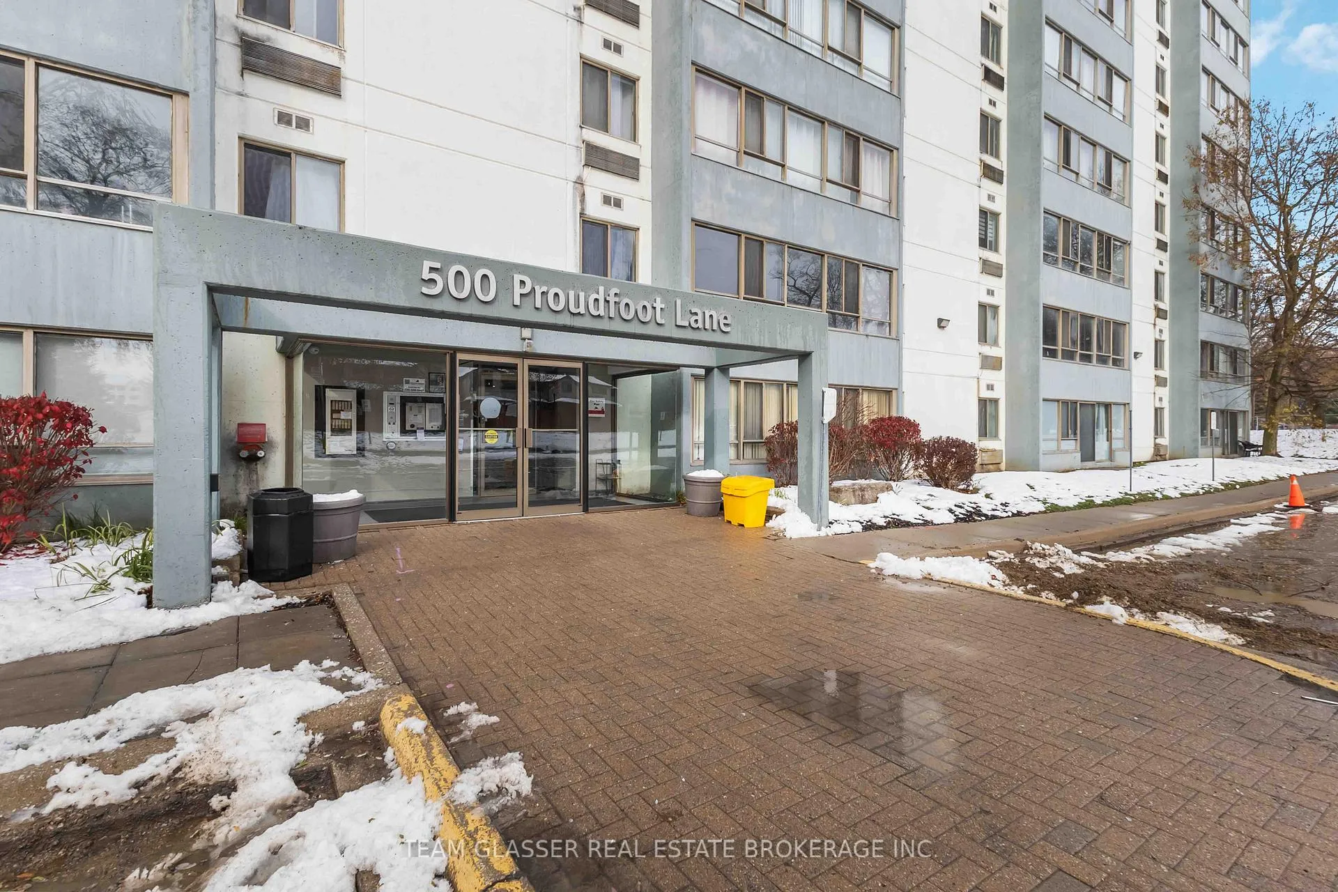 Front of Unit 707, 500 Proudfoot Lane