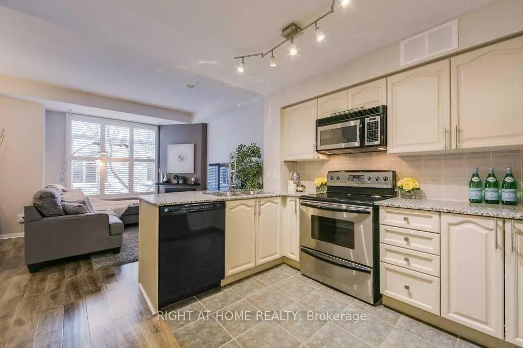 Photo 2 of Unit 553, 36 Stadium Road, Toronto, Niagara — HOMEH