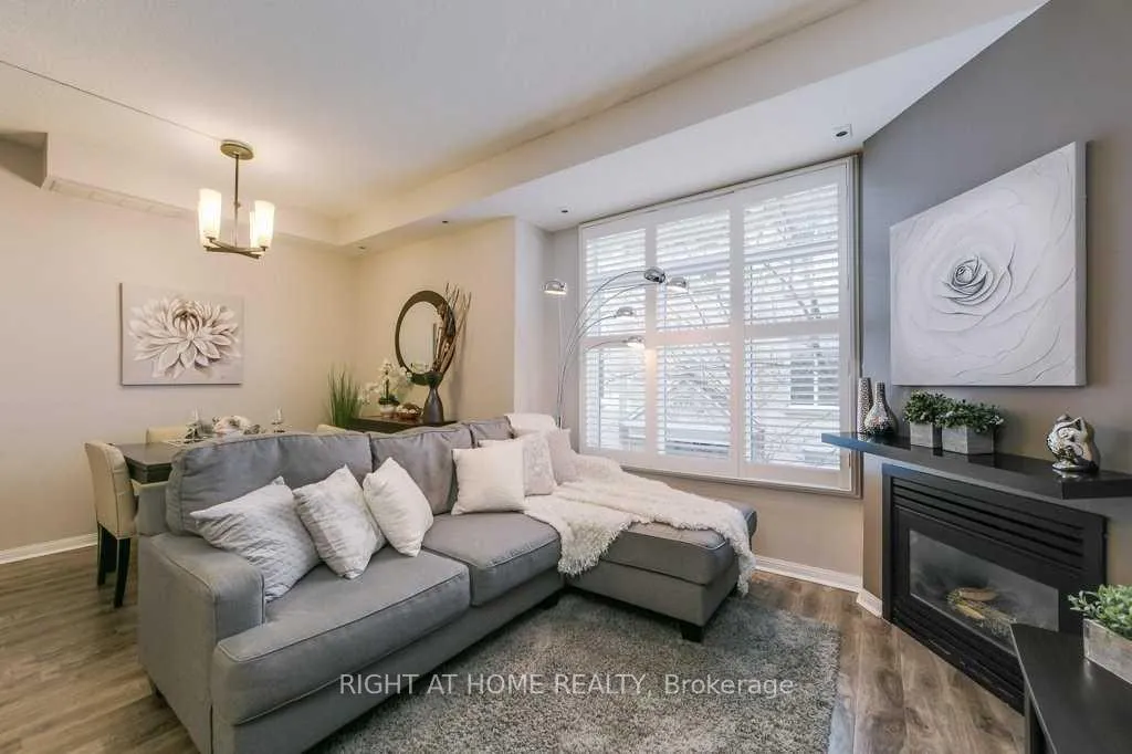 Photo 4 of Unit 553, 36 Stadium Road, Toronto, Niagara — HOMEH