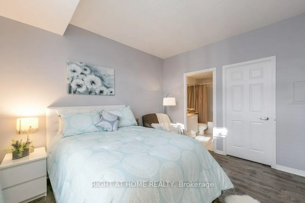 Photo 12 of Unit 553, 36 Stadium Road, Toronto, Niagara — HOMEH