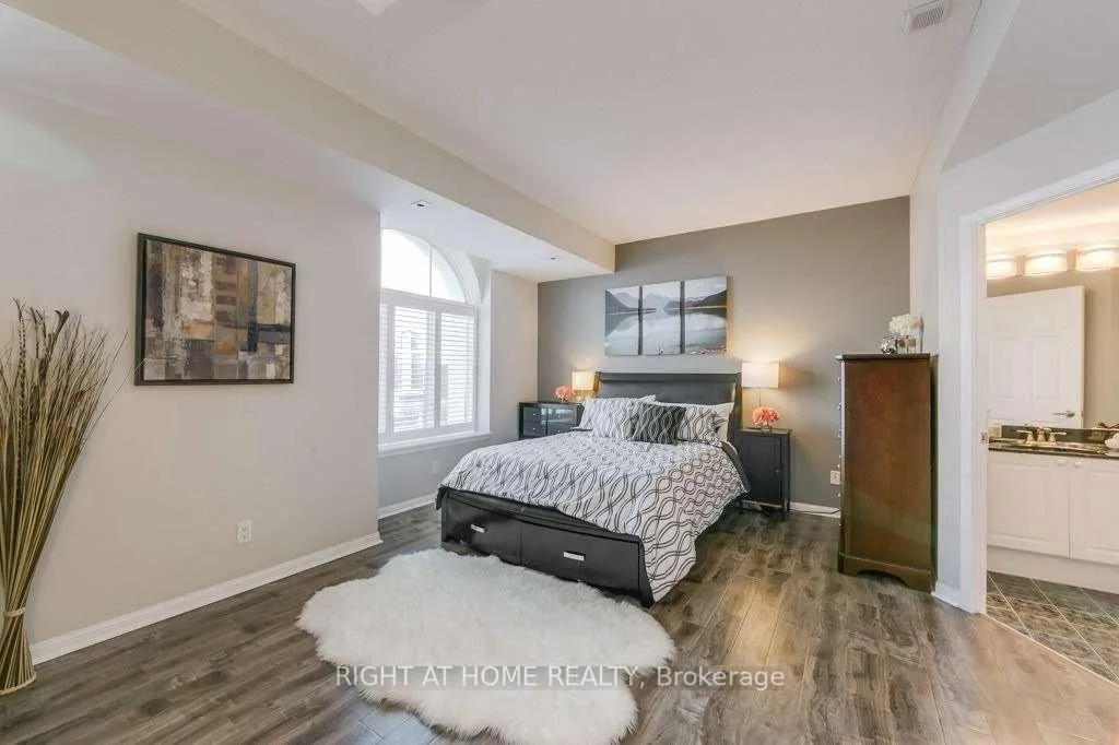 Photo 13 of Unit 553, 36 Stadium Road, Toronto, Niagara — HOMEH