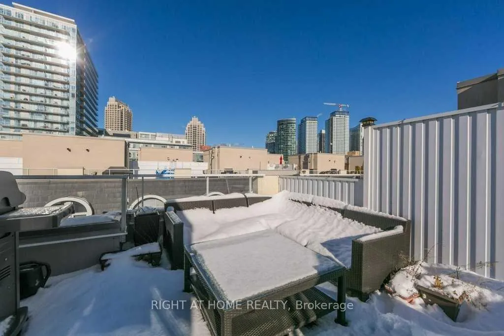 Photo 15 of Unit 553, 36 Stadium Road, Toronto, Niagara — HOMEH