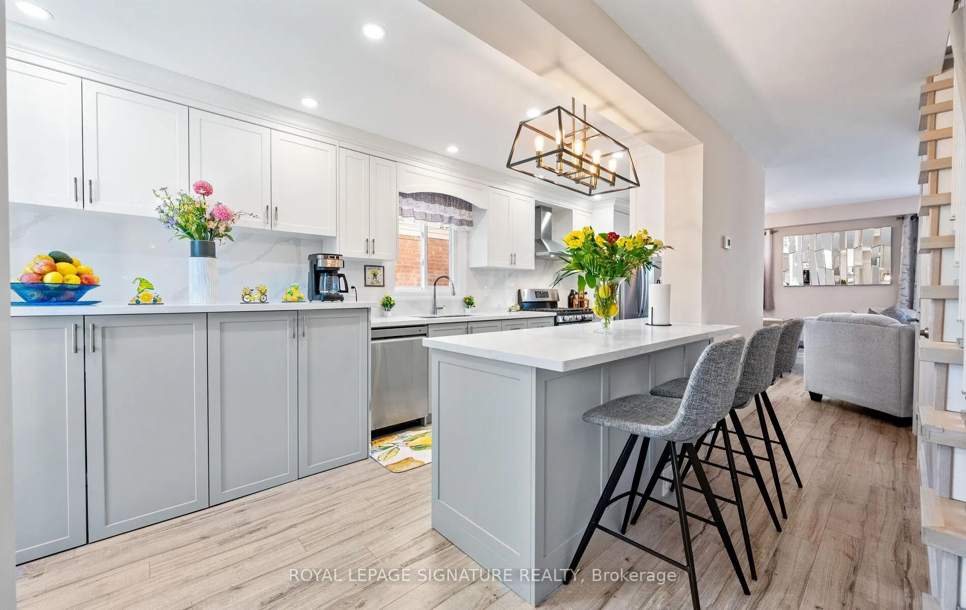Photo 5 of 12 Hewitt Crescent, Ajax, South East — HOMEH