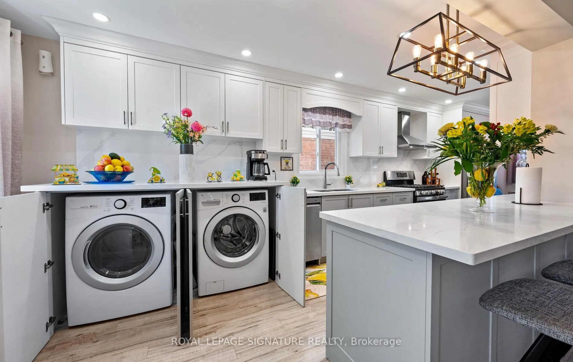 Photo 8 of 12 Hewitt Crescent, Ajax, South East — HOMEH