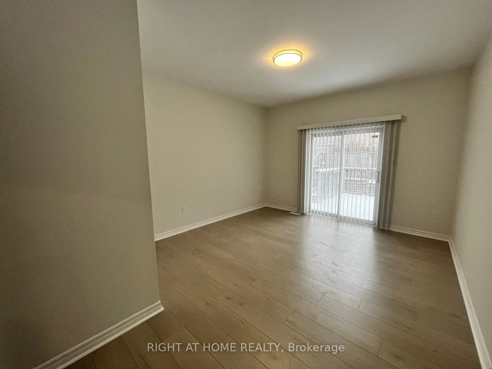 Photo 6 of 63 Jessica Drive, Barrie, Painswick South — HOMEH