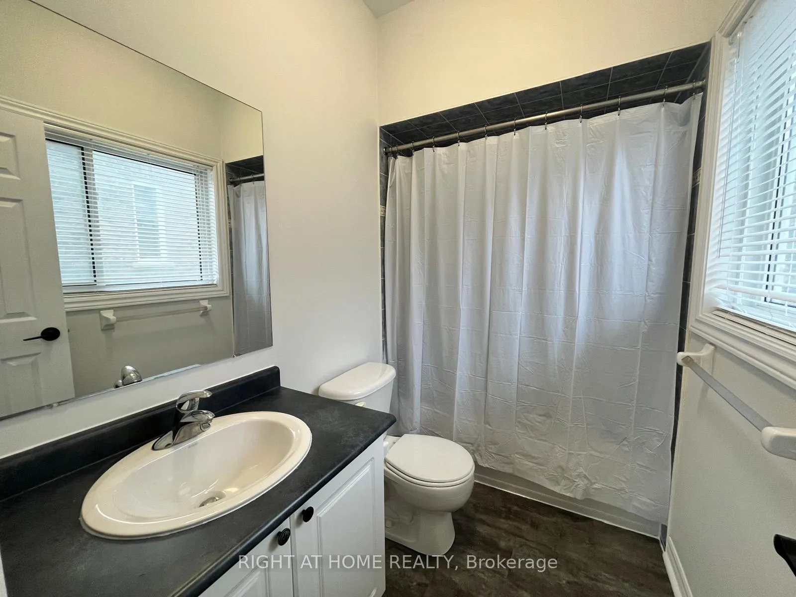 Photo 8 of 63 Jessica Drive, Barrie, Painswick South — HOMEH