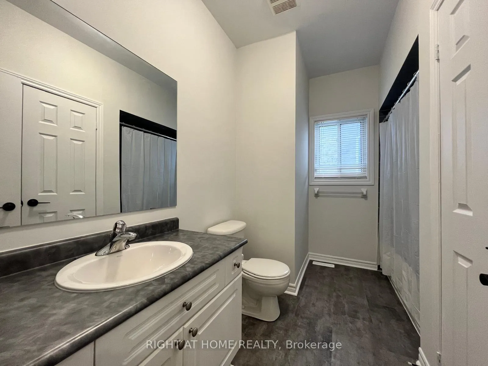 Photo 9 of 63 Jessica Drive, Barrie, Painswick South — HOMEH