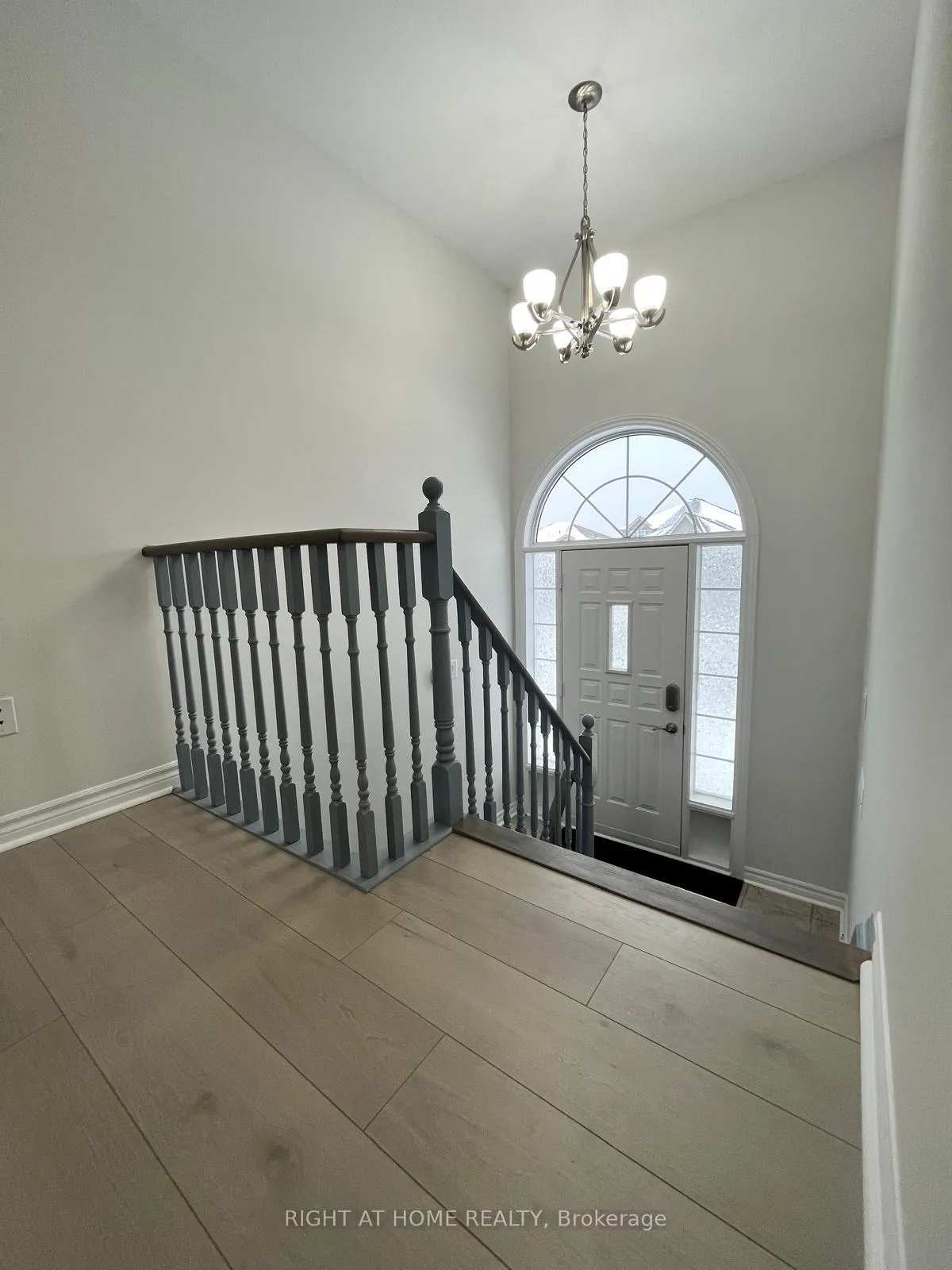 Photo 16 of 63 Jessica Drive, Barrie, Painswick South — HOMEH