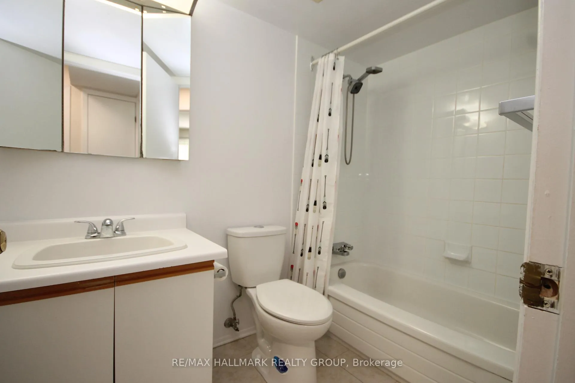 Photo 10 of Unit 311, 268 Lorry Greenberg Drive, Ottawa, Hunt Club Park/Greenboro — HOMEH
