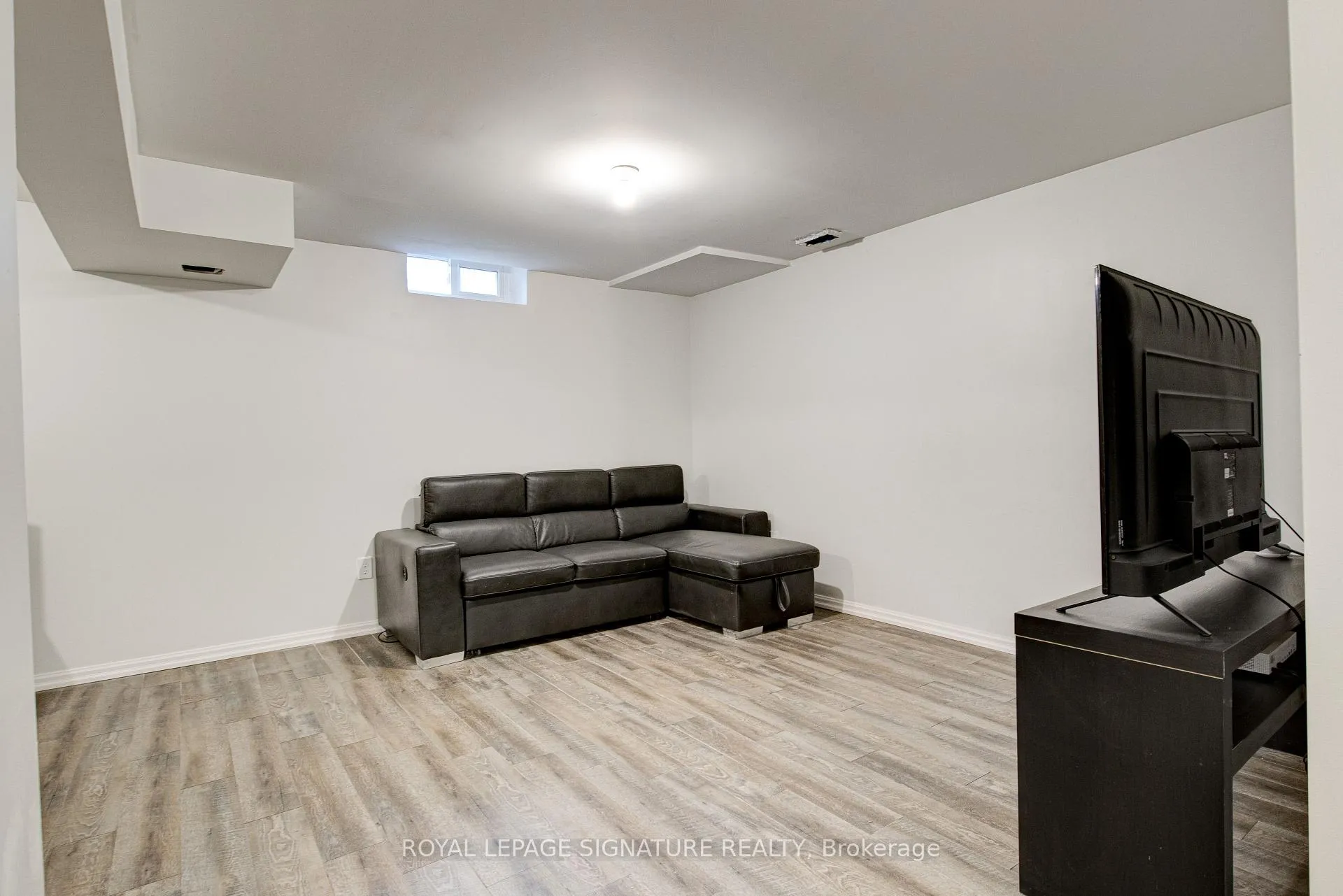 Photo 16 of Unit 12, 14 Williamsburg Road, Kitchener — HOMEH