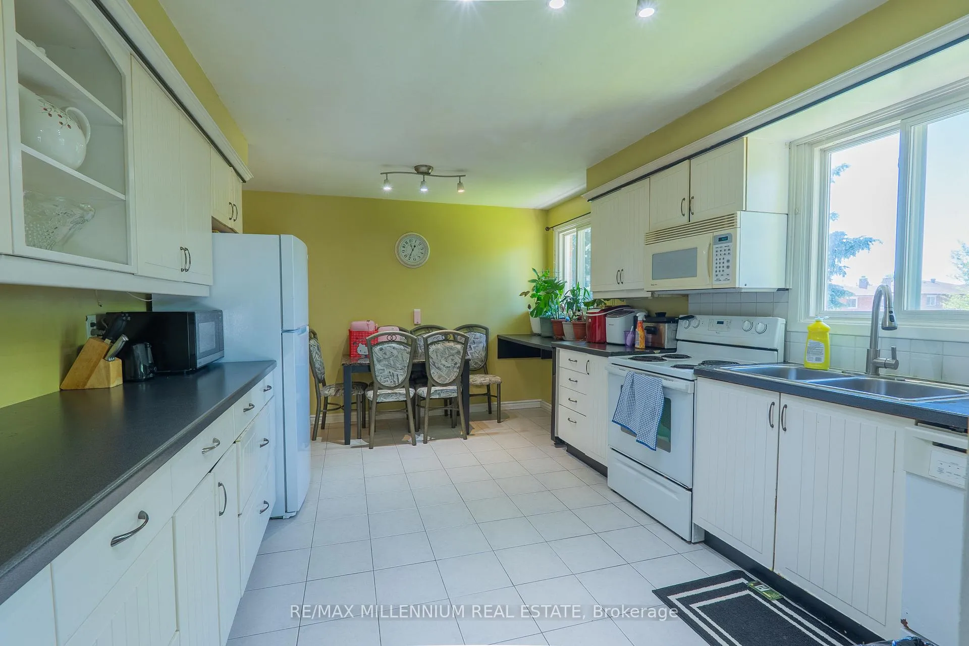 Photo 27 of 29 Major Oaks Drive, Brampton, Madoc — HOMEH