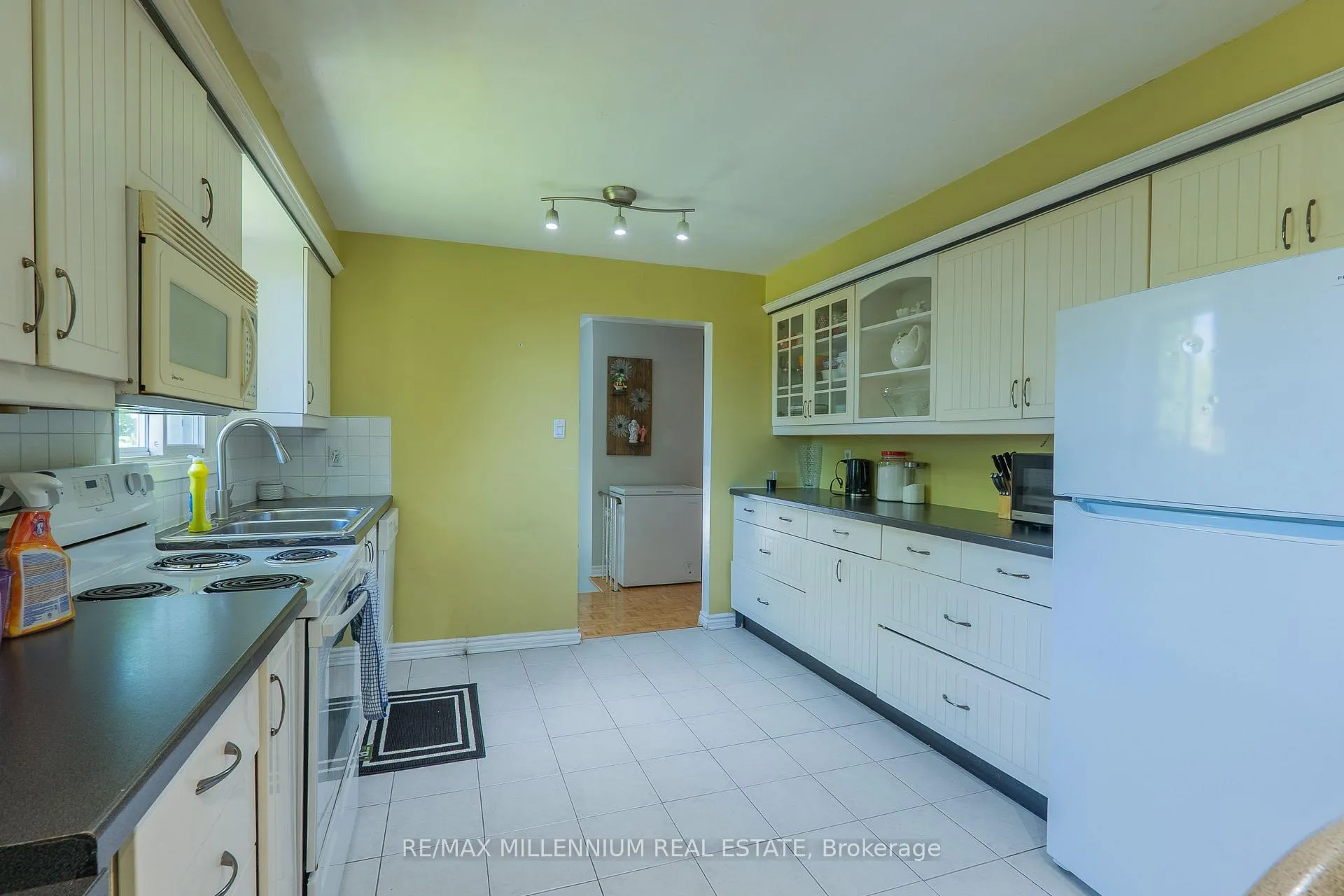 Photo 28 of 29 Major Oaks Drive, Brampton, Madoc — HOMEH