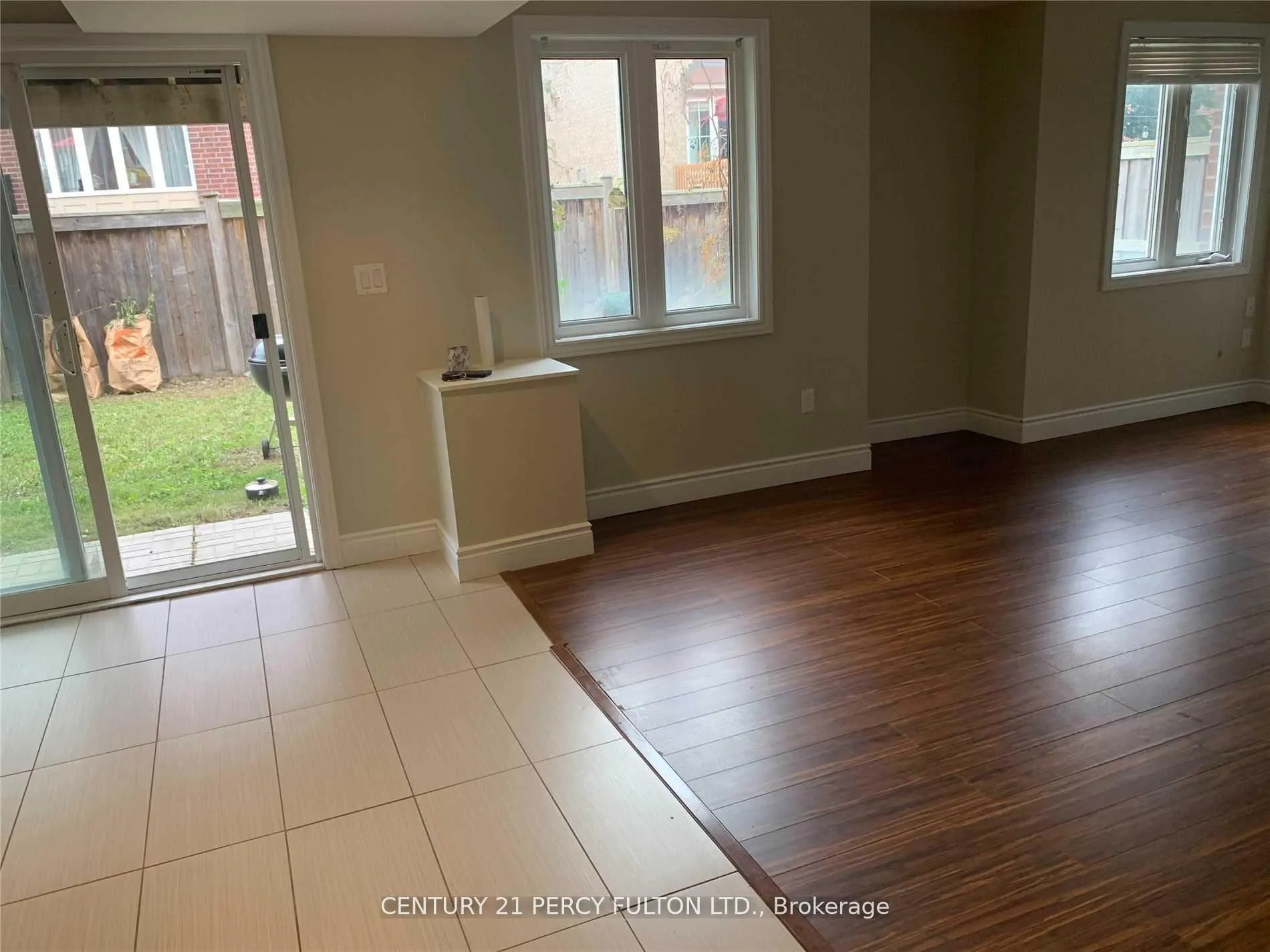 Photo 3 of 21 Watersplace Avenue, Ajax, Northeast Ajax — HOMEH
