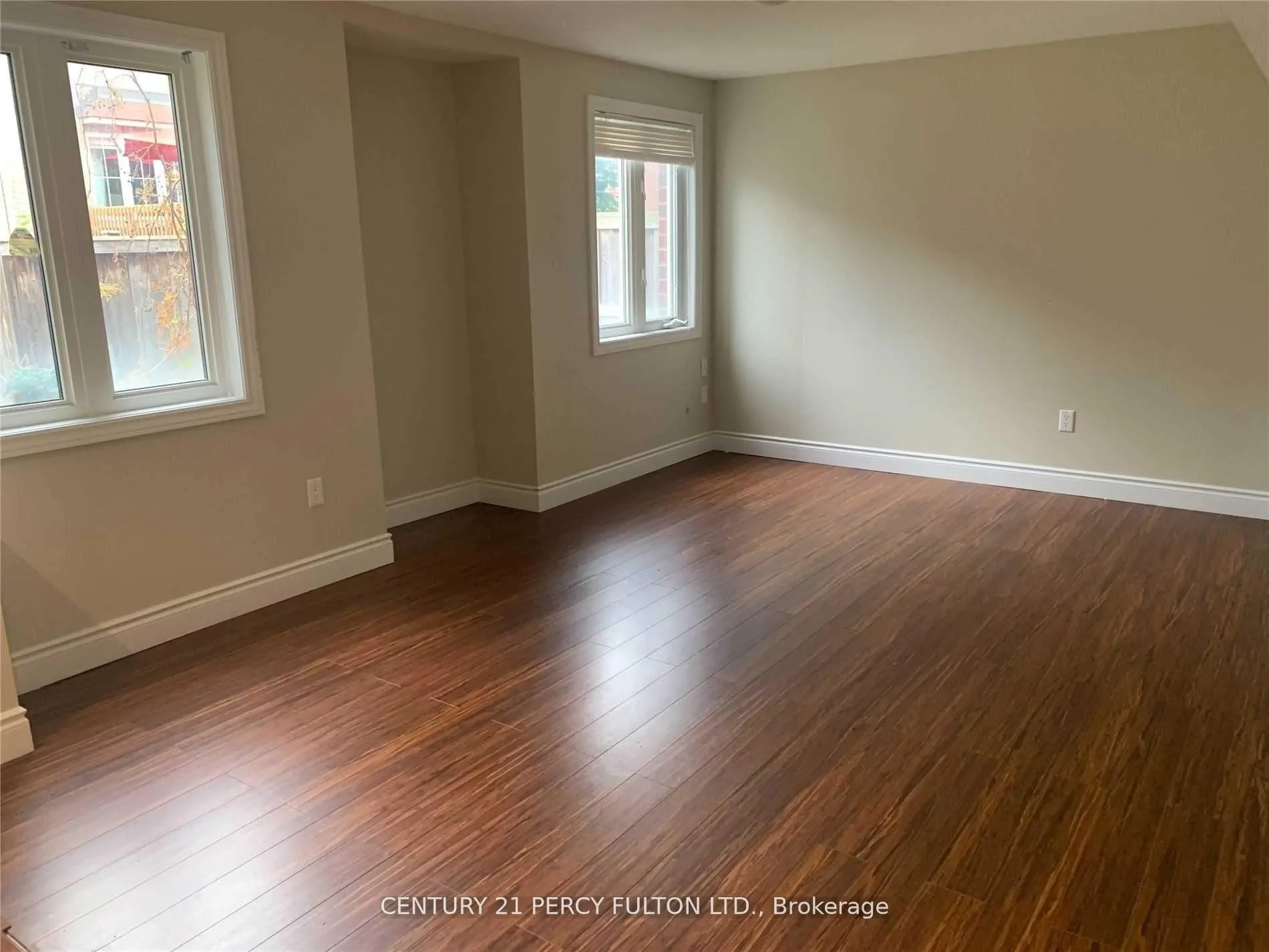 Photo 4 of 21 Watersplace Avenue, Ajax, Northeast Ajax — HOMEH