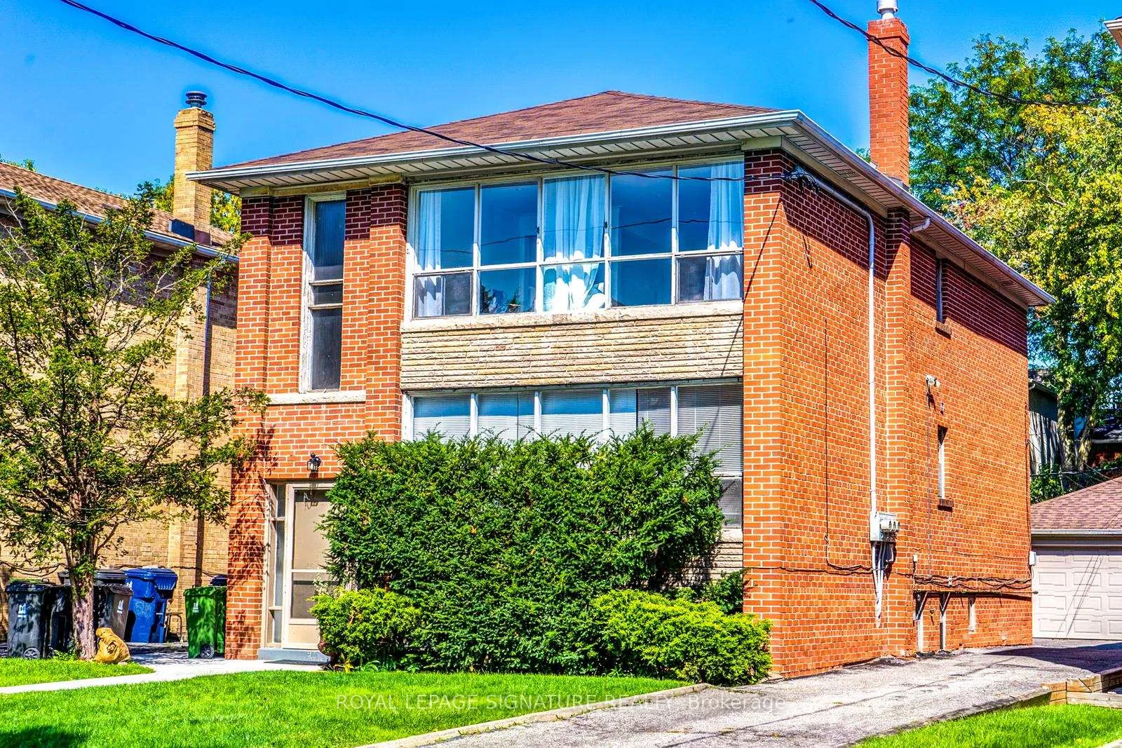 Front of 138 Woburn Avenue