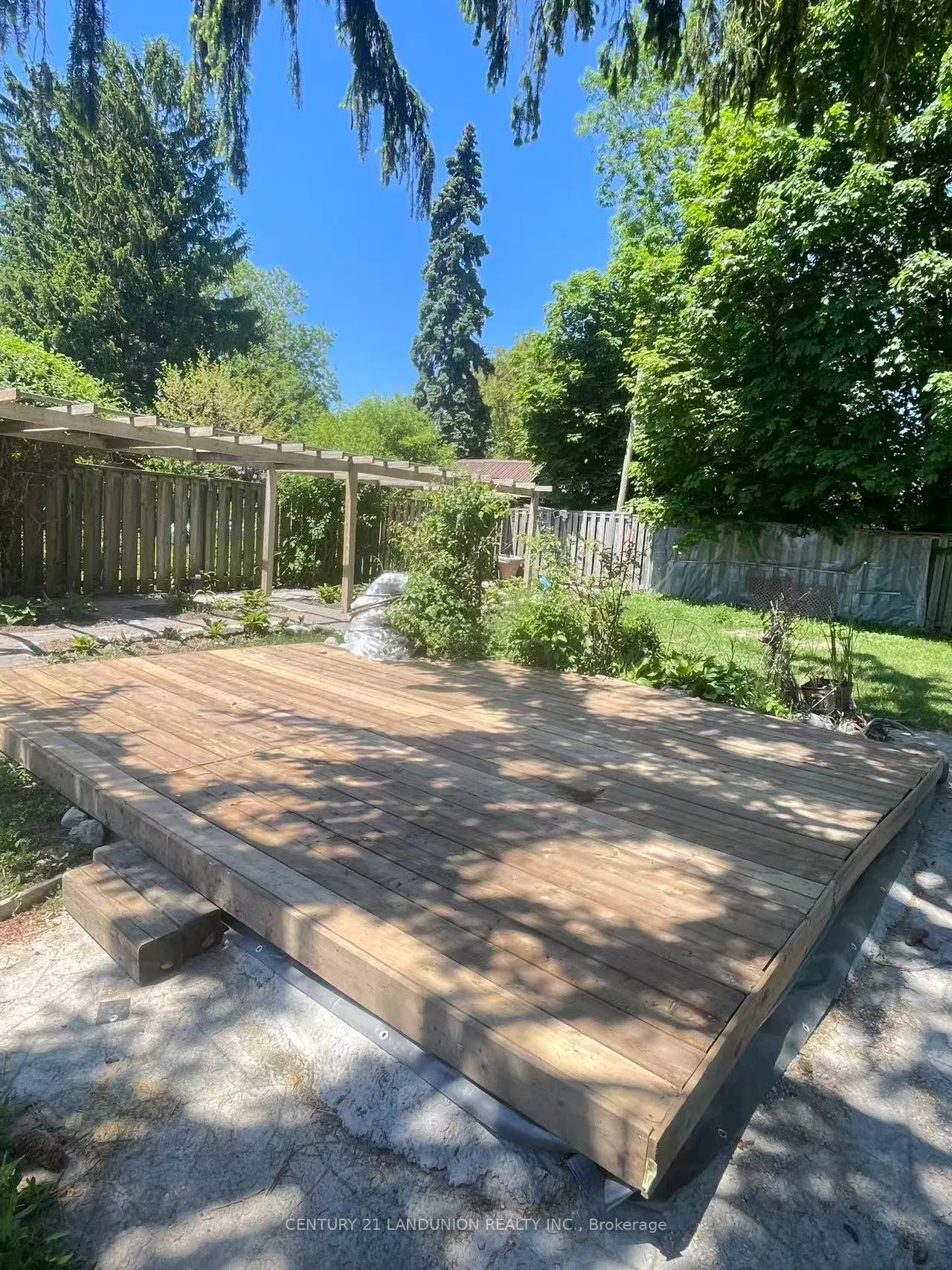 Photo 5 of 34 Grassmere Court, Oshawa, Lakeview — HOMEH
