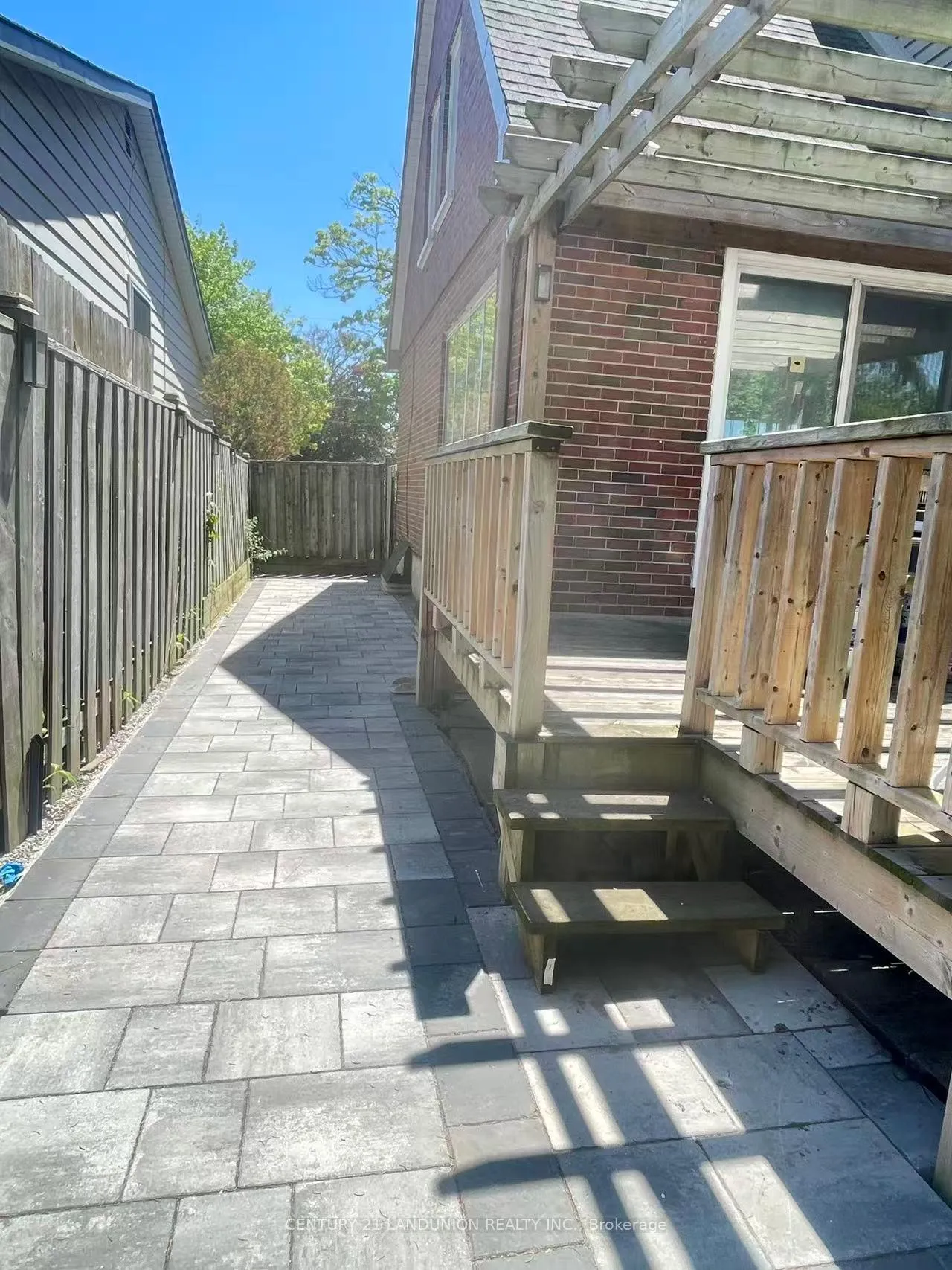 Photo 7 of 34 Grassmere Court, Oshawa, Lakeview — HOMEH