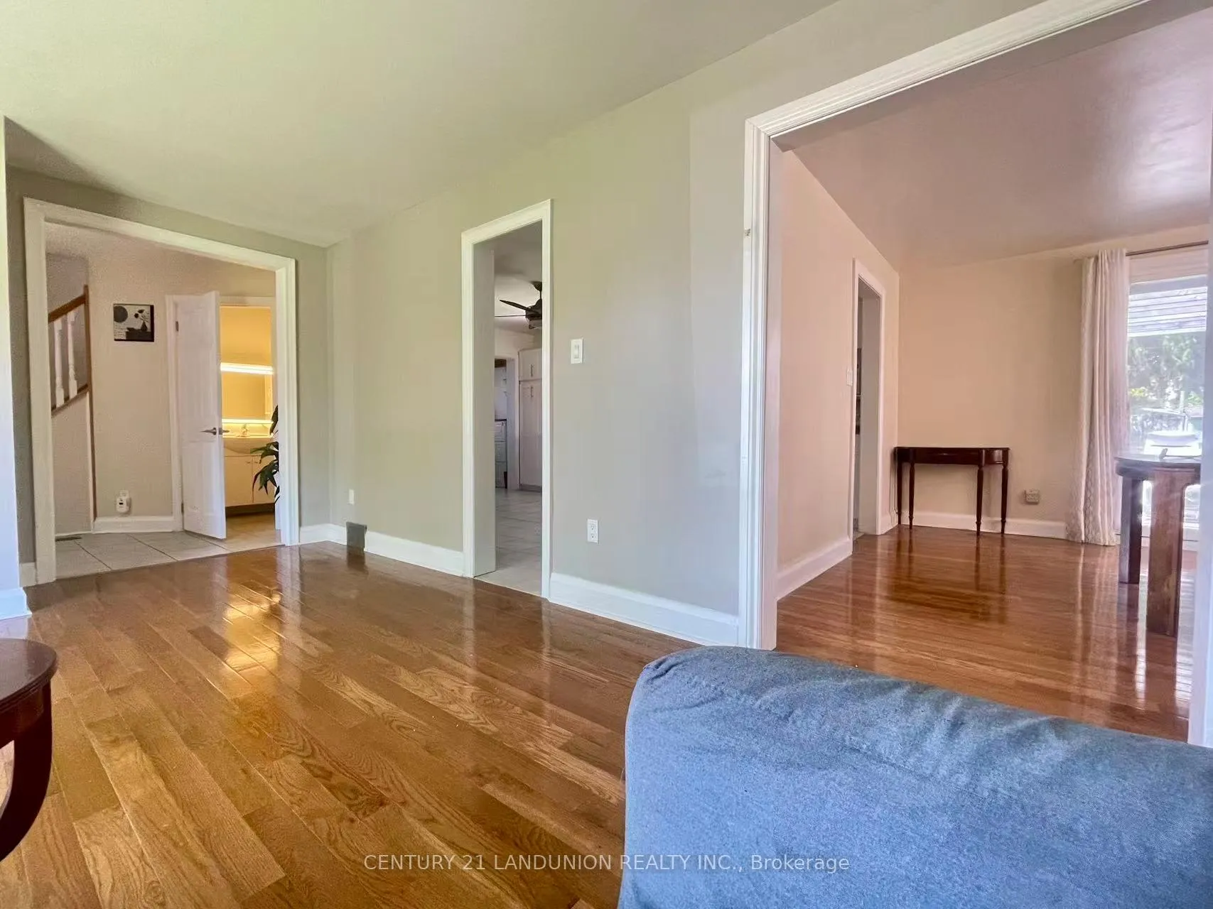 Photo 12 of 34 Grassmere Court, Oshawa, Lakeview — HOMEH