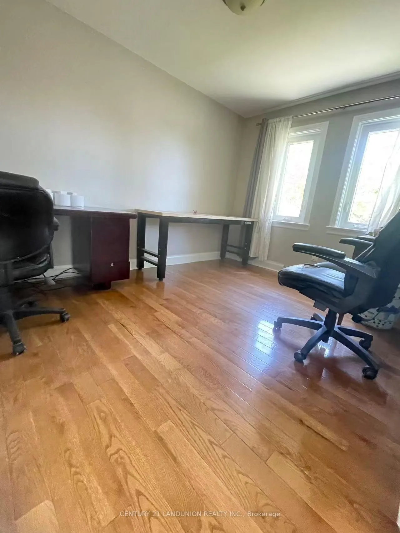 Photo 14 of 34 Grassmere Court, Oshawa, Lakeview — HOMEH