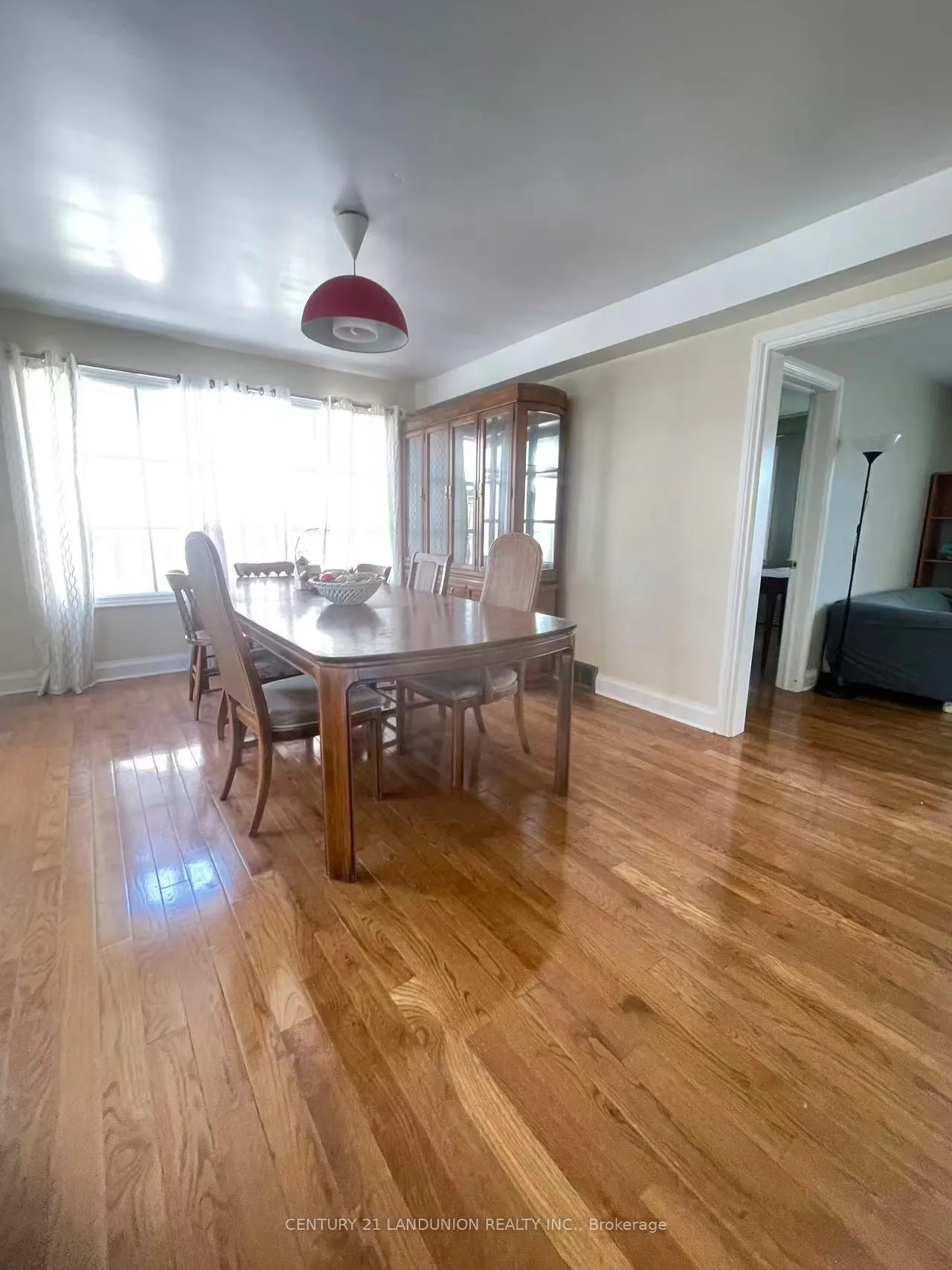 Photo 15 of 34 Grassmere Court, Oshawa, Lakeview — HOMEH