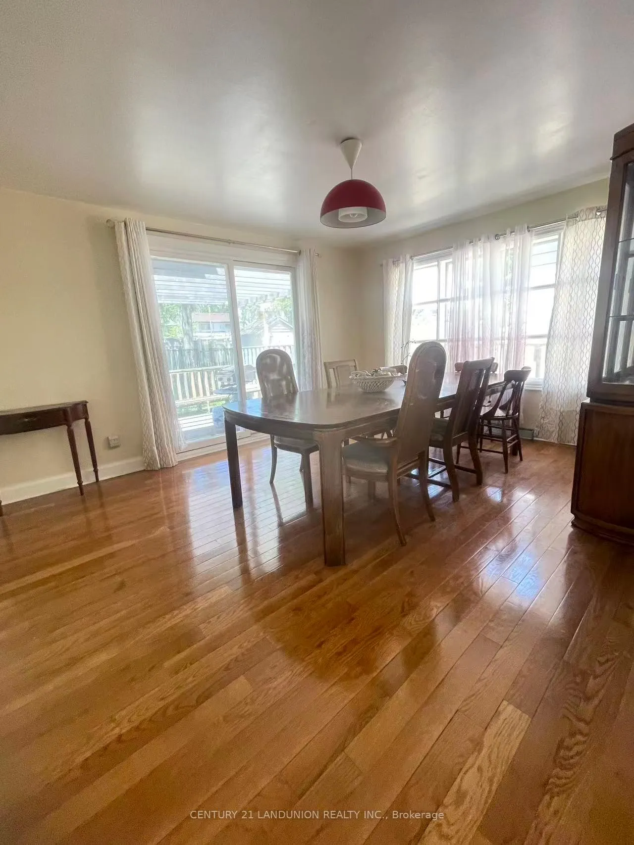 Photo 16 of 34 Grassmere Court, Oshawa, Lakeview — HOMEH