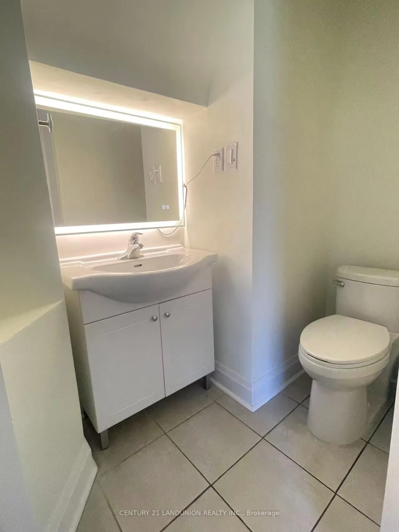 Photo 18 of 34 Grassmere Court, Oshawa, Lakeview — HOMEH