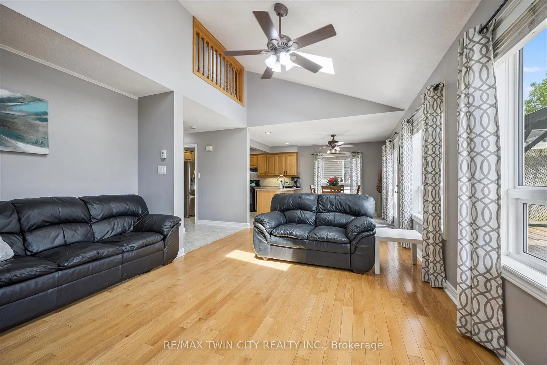 Photo 8 of 15 Zinkann Crescent, Wellesley — HOMEH
