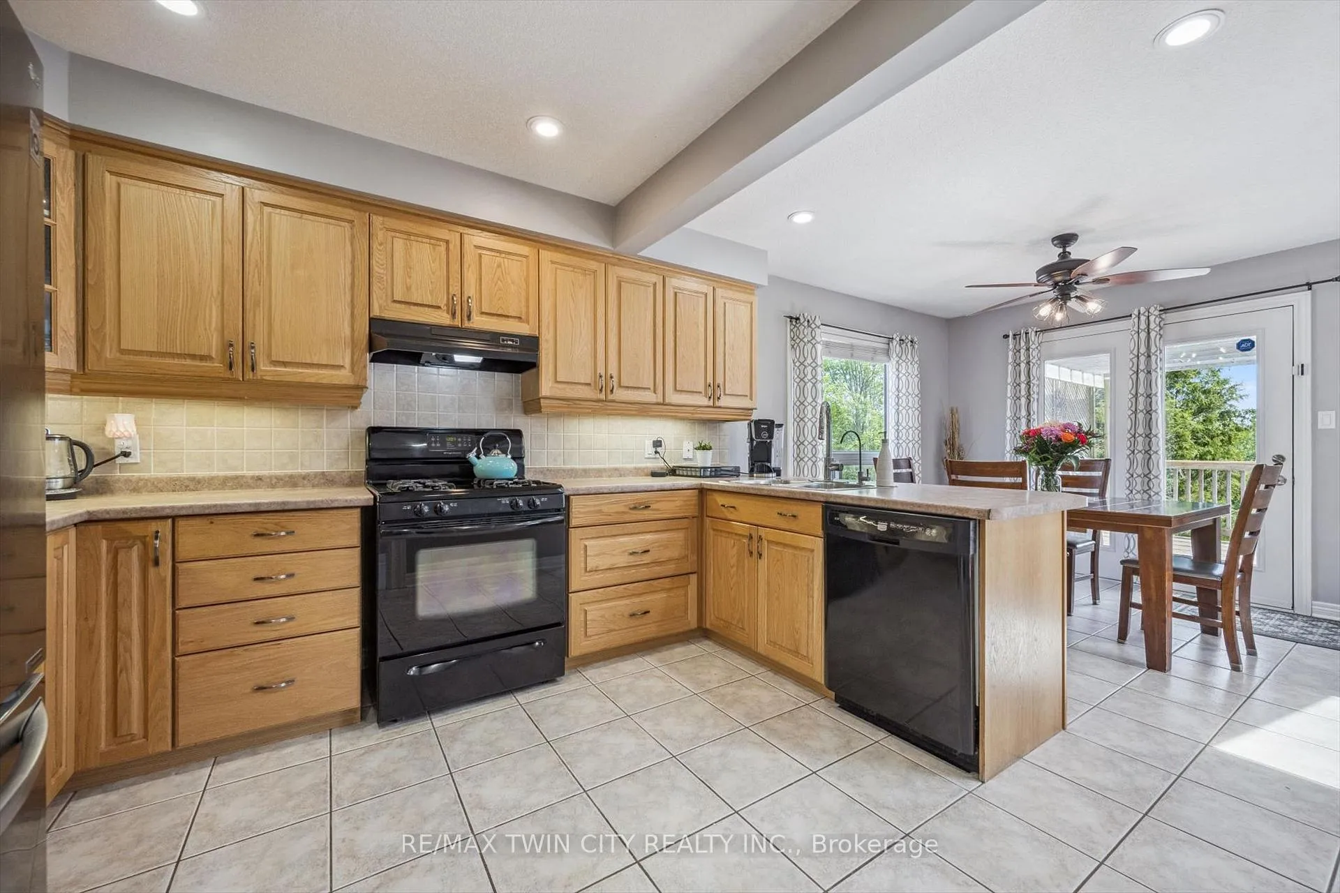 Photo 10 of 15 Zinkann Crescent, Wellesley — HOMEH