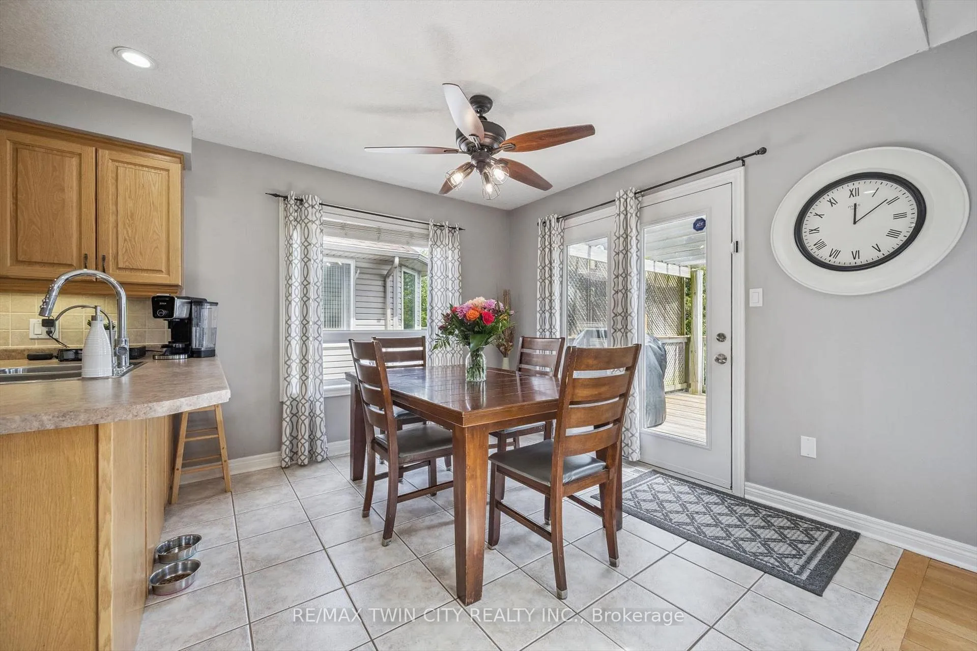 Photo 13 of 15 Zinkann Crescent, Wellesley — HOMEH