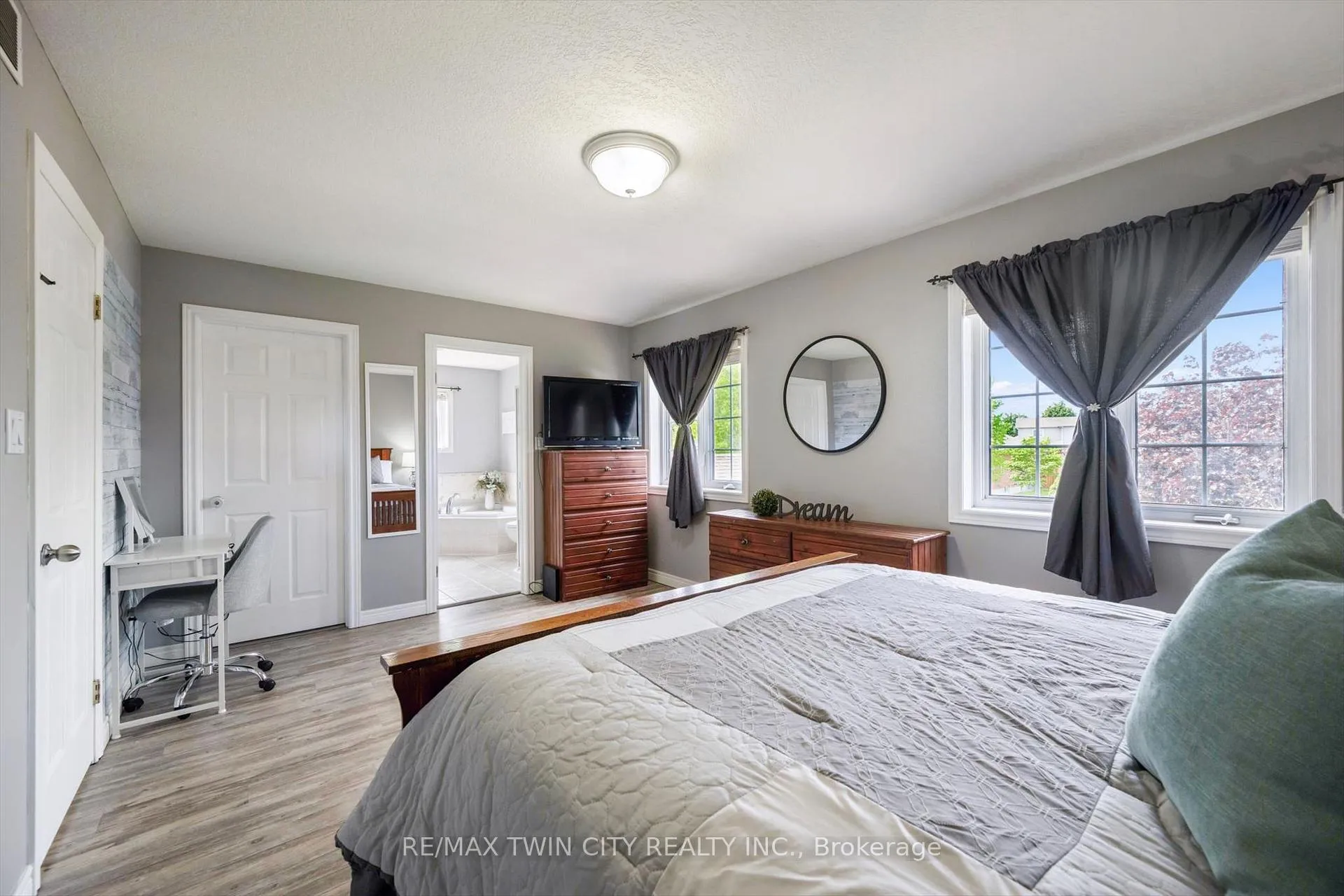 Photo 18 of 15 Zinkann Crescent, Wellesley — HOMEH