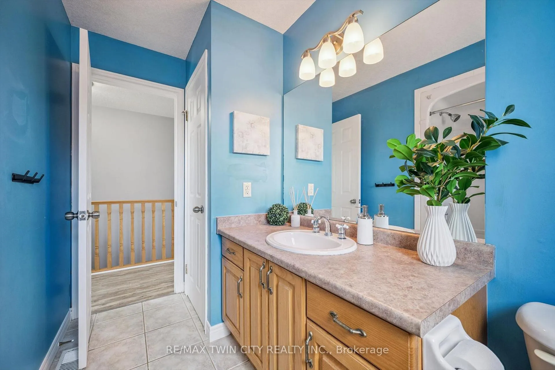 Photo 24 of 15 Zinkann Crescent, Wellesley — HOMEH