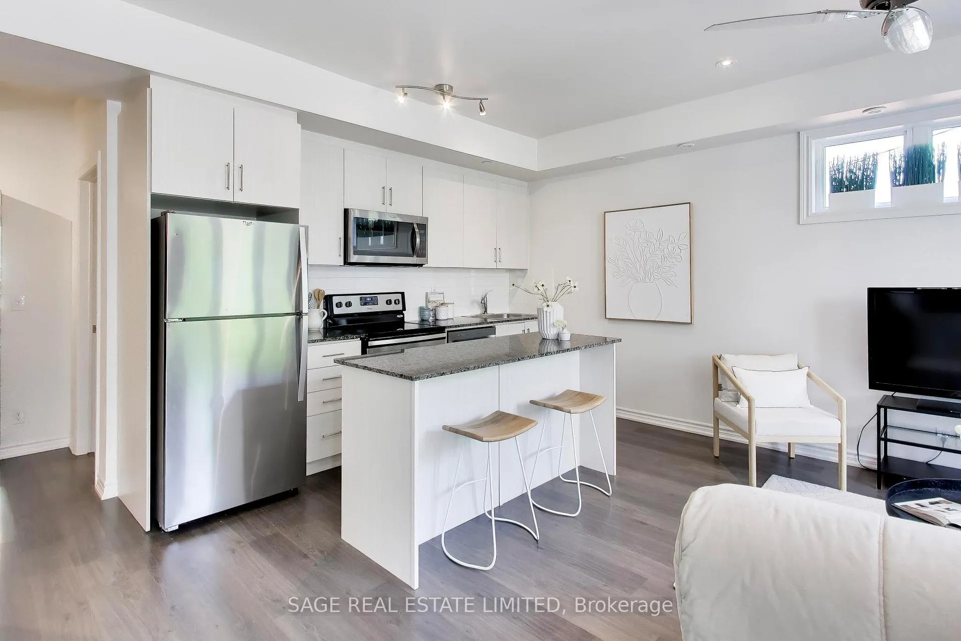 Photo 5 of Unit 2, 130 Long Branch Avenue, Etobicoke, Long Branch — HOMEH