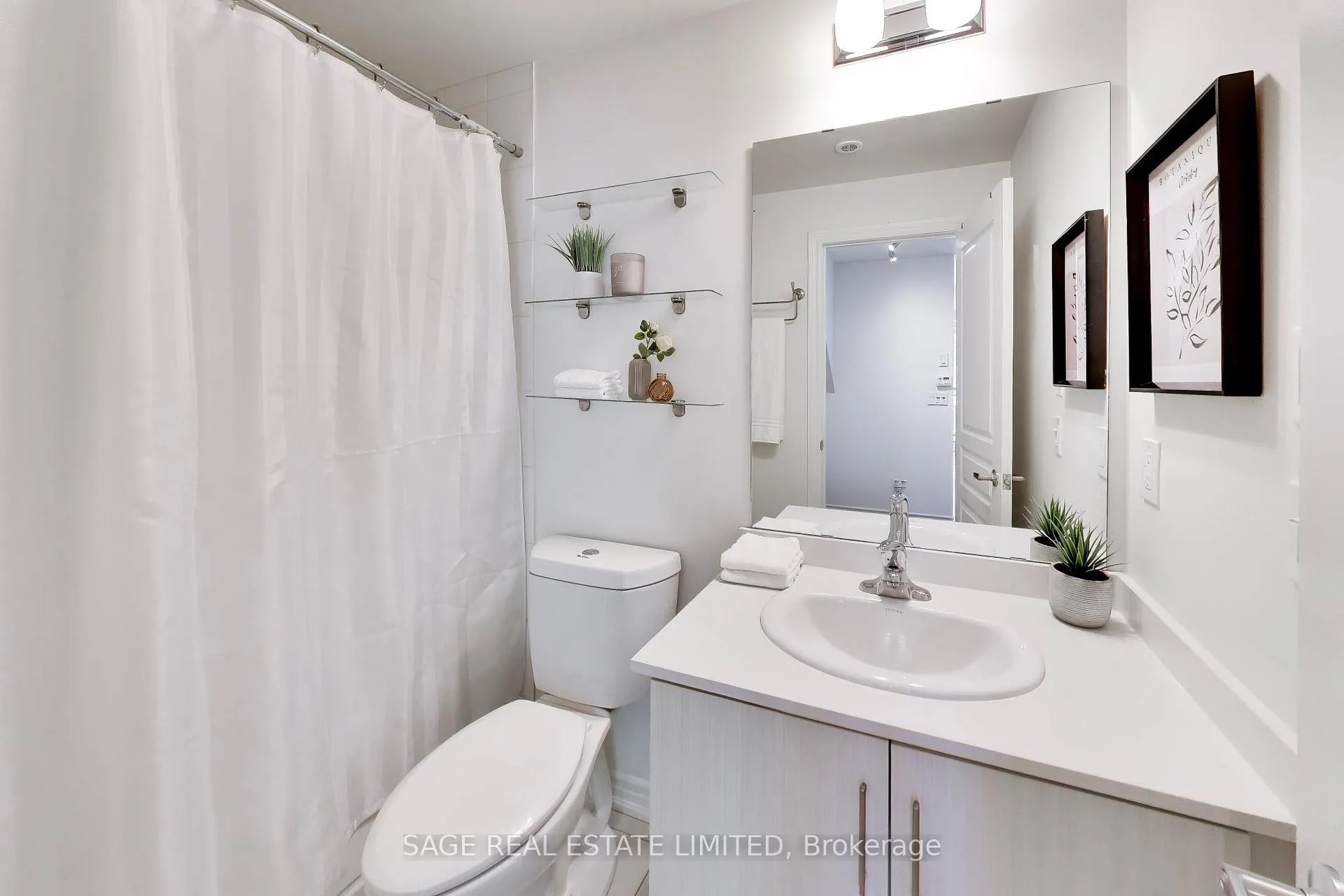 Photo 9 of Unit 2, 130 Long Branch Avenue, Etobicoke, Long Branch — HOMEH