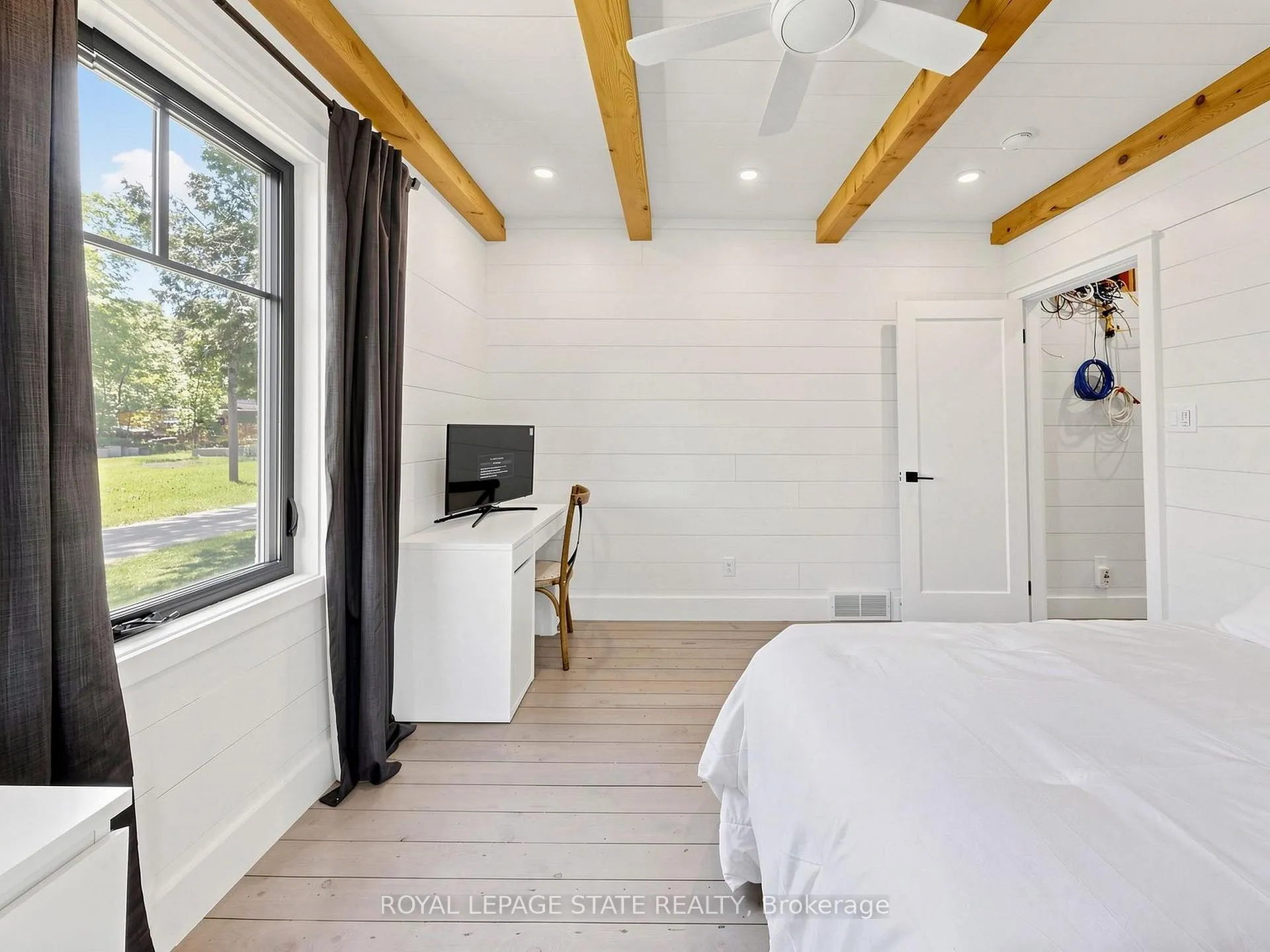 Photo 21 of 1065 Milburough Line, Hamilton, Rural Flamborough — HOMEH