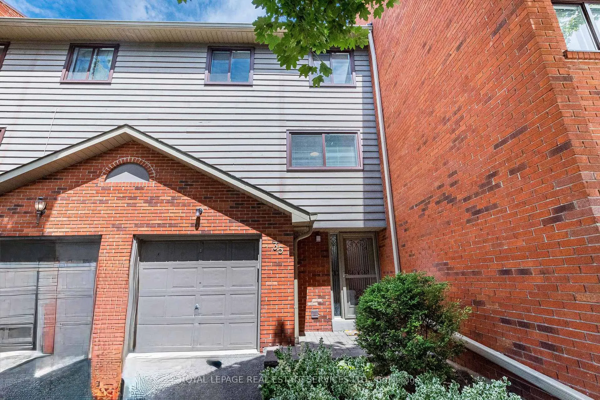 Photo 2 of Unit 35, 1855 Maple Ridge Drive, Mississauga, Rathwood — HOMEH