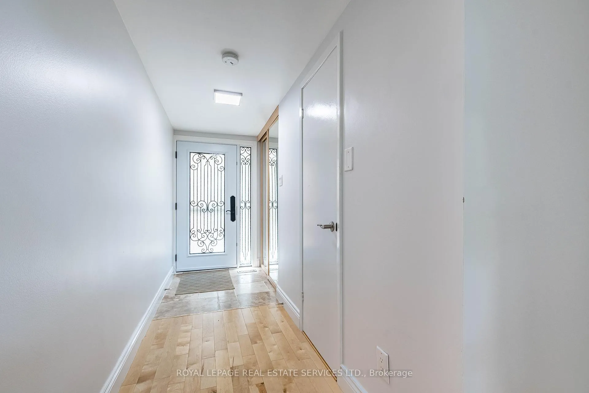 Photo 5 of Unit 35, 1855 Maple Ridge Drive, Mississauga, Rathwood — HOMEH