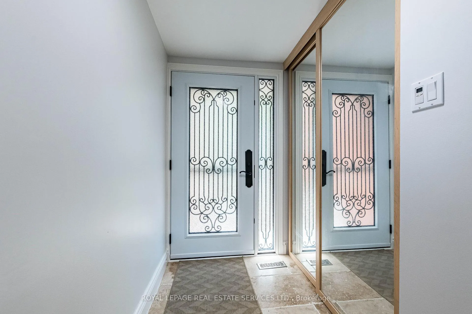 Photo 6 of Unit 35, 1855 Maple Ridge Drive, Mississauga, Rathwood — HOMEH