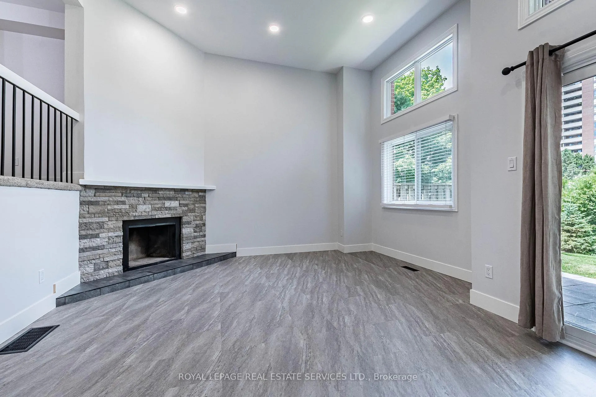 Photo 7 of Unit 35, 1855 Maple Ridge Drive, Mississauga, Rathwood — HOMEH