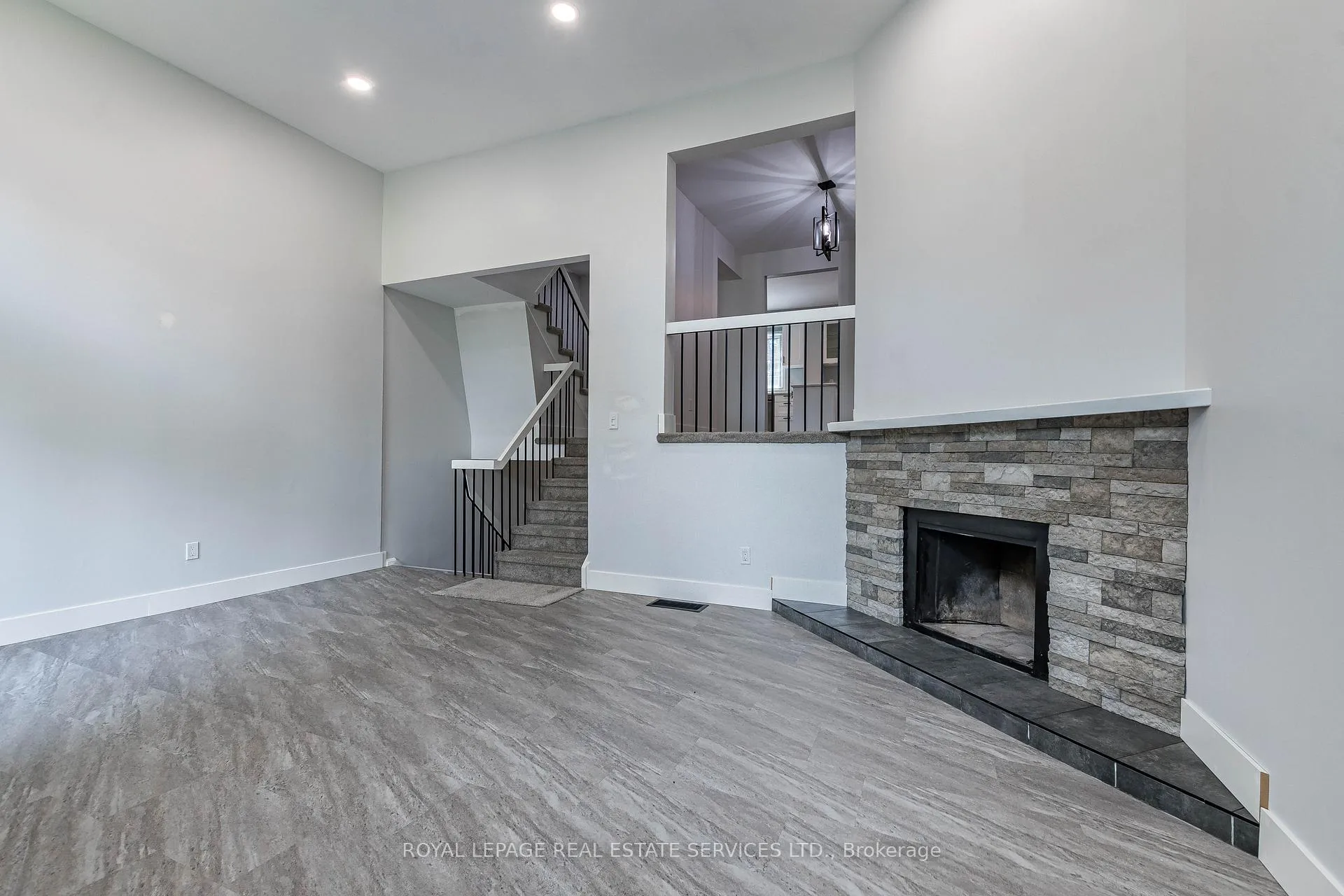 Photo 9 of Unit 35, 1855 Maple Ridge Drive, Mississauga, Rathwood — HOMEH