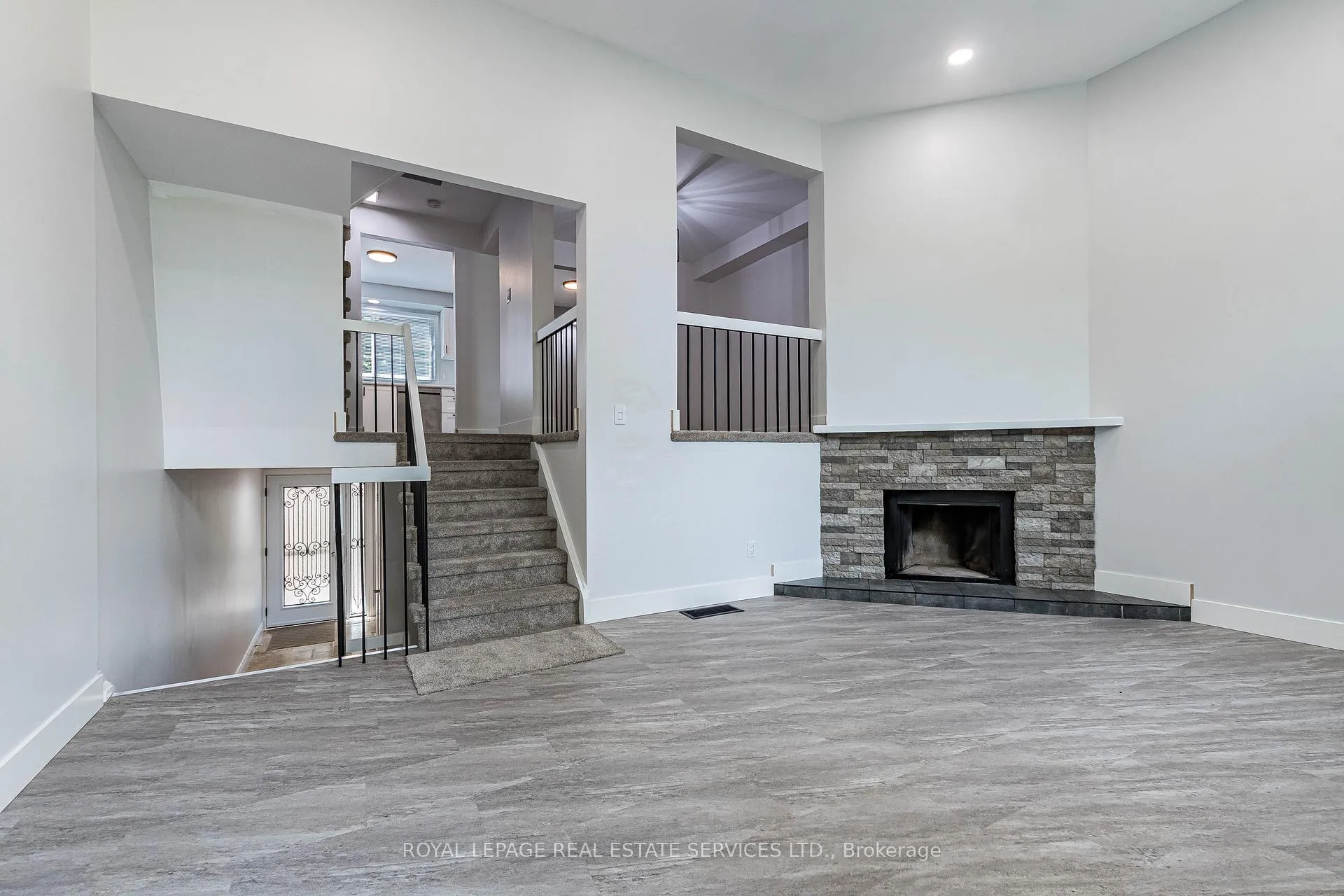 Photo 13 of Unit 35, 1855 Maple Ridge Drive, Mississauga, Rathwood — HOMEH