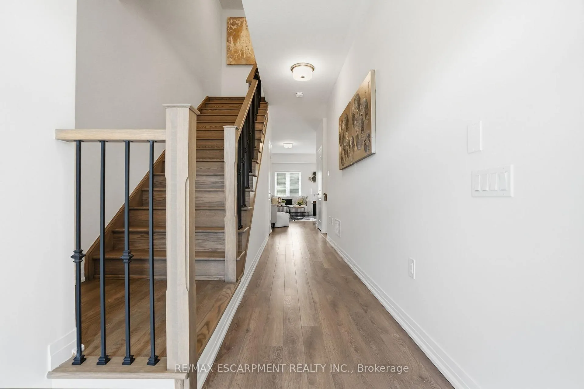 Photo 5 of 5 George Brier Drive W, Brant, Paris — HOMEH