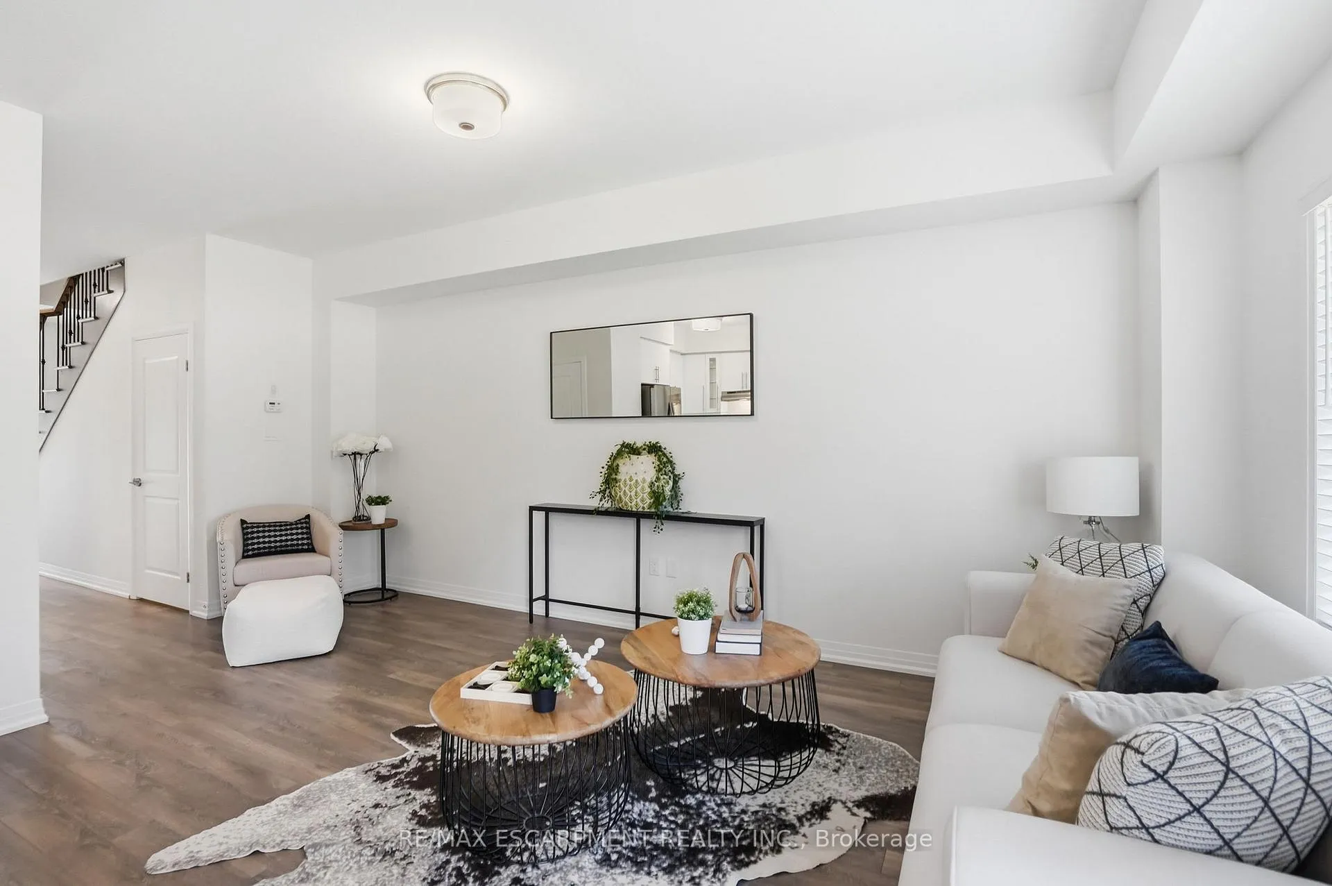 Photo 14 of 5 George Brier Drive W, Brant, Paris — HOMEH
