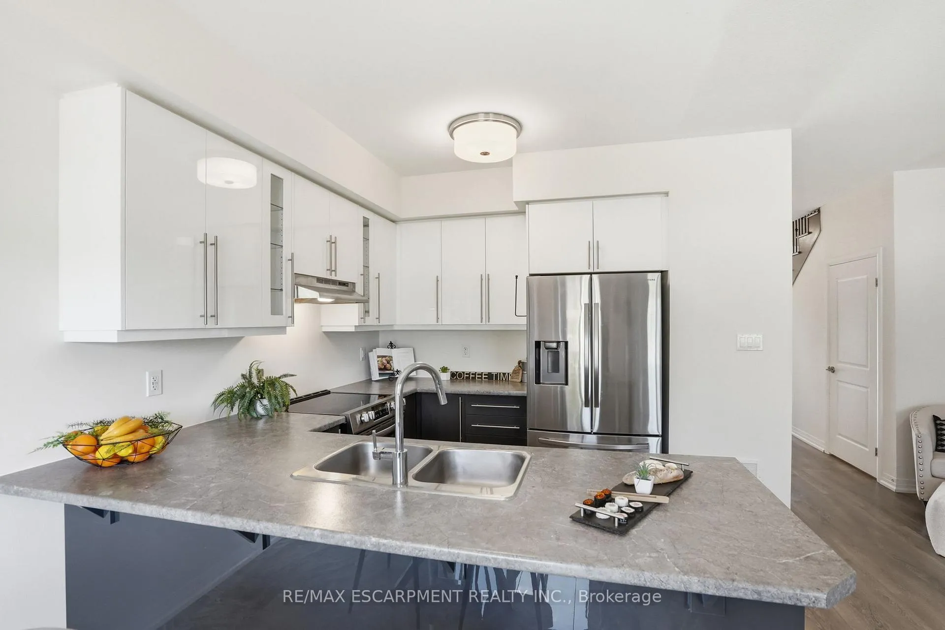Photo 15 of 5 George Brier Drive W, Brant, Paris — HOMEH