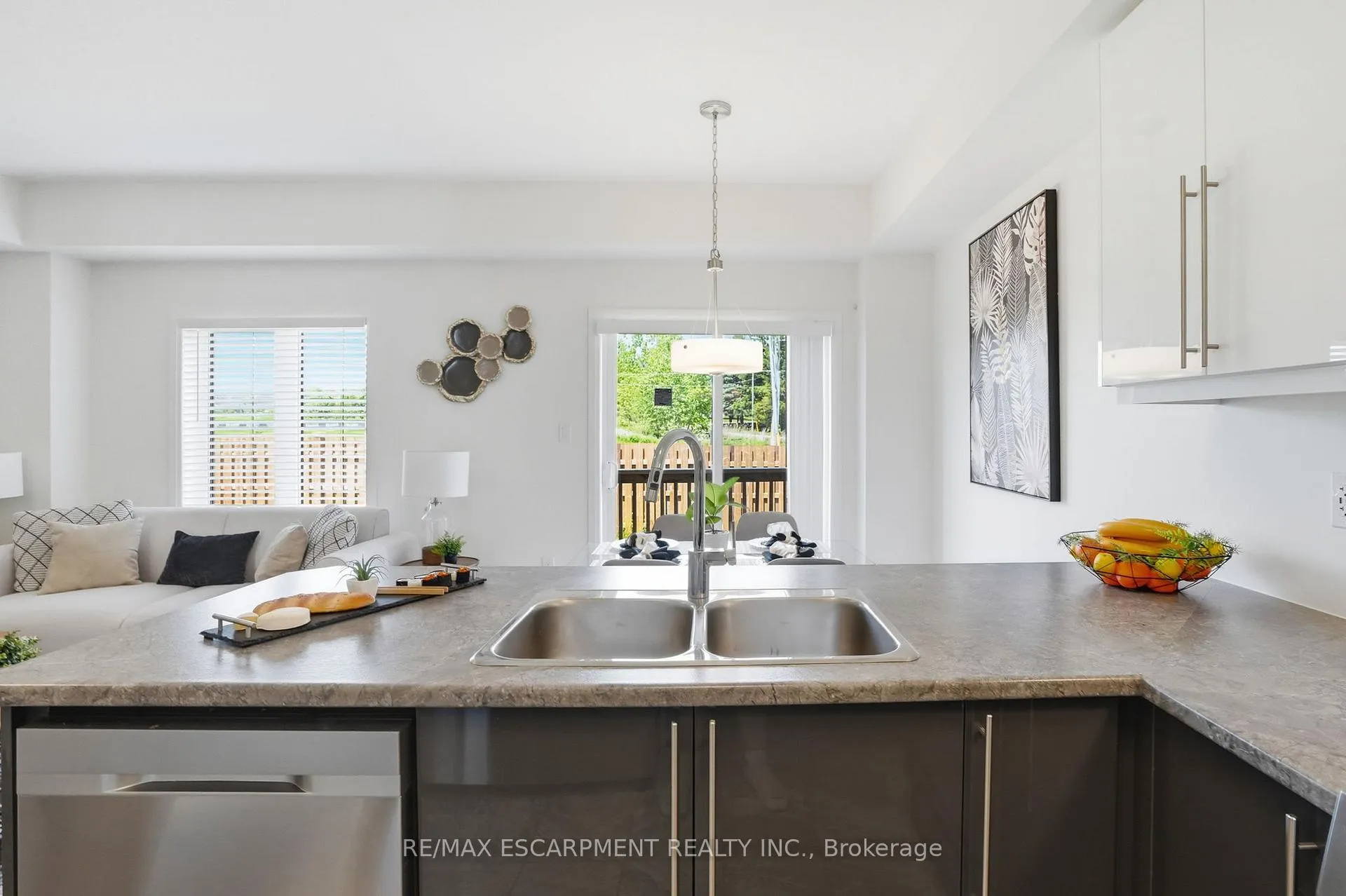 Photo 18 of 5 George Brier Drive W, Brant, Paris — HOMEH