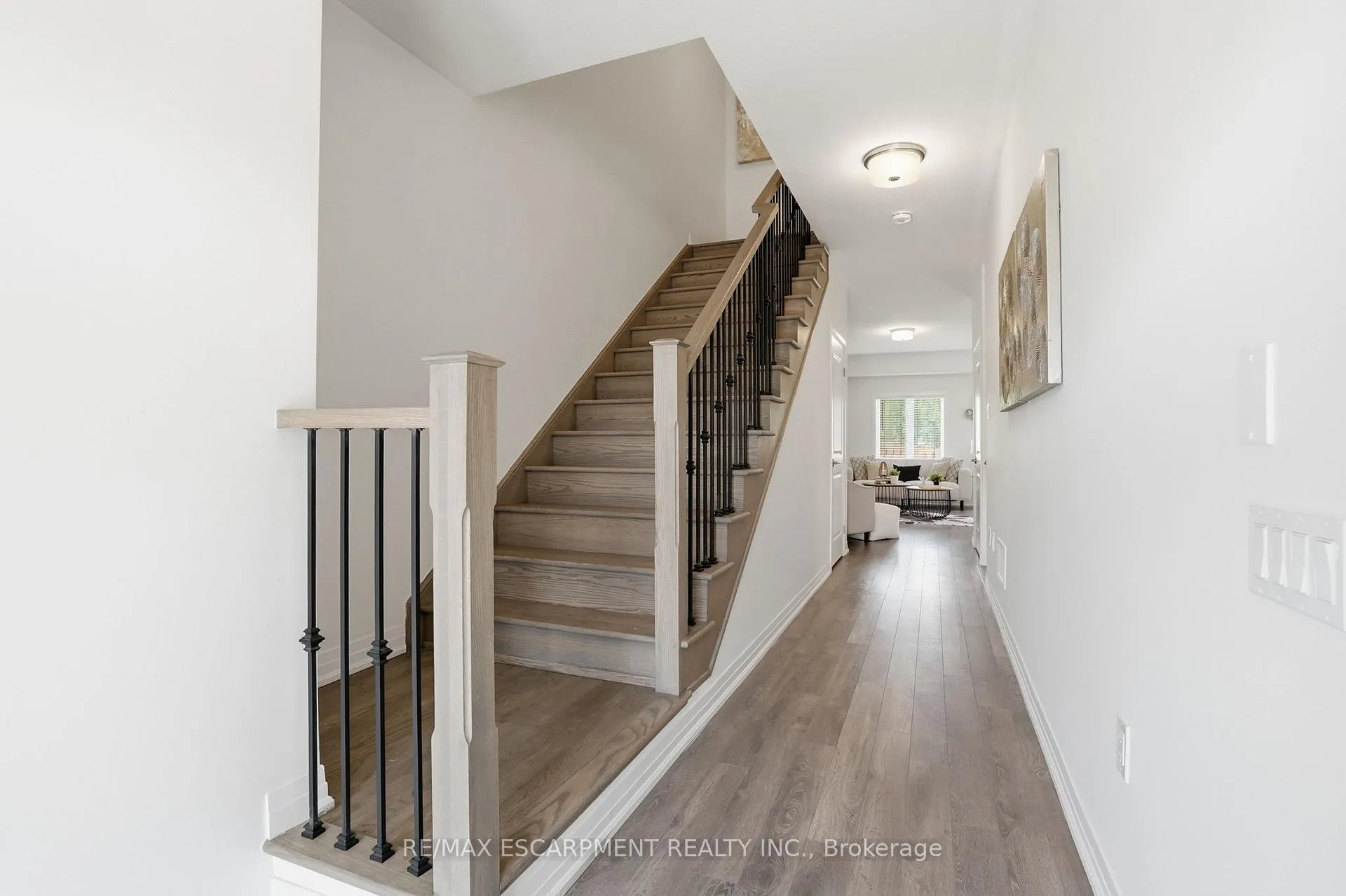 Photo 21 of 5 George Brier Drive W, Brant, Paris — HOMEH