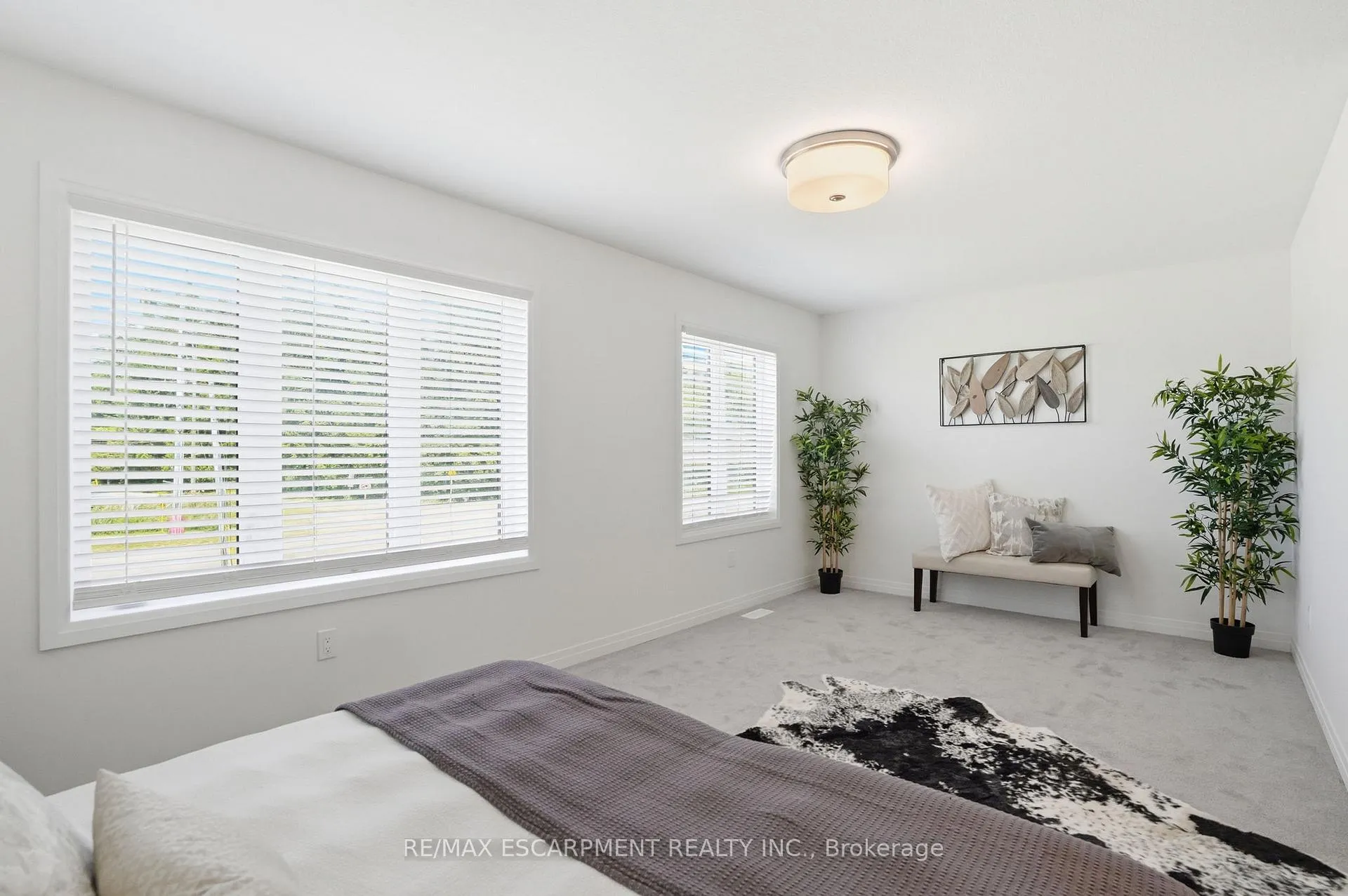 Photo 27 of 5 George Brier Drive W, Brant, Paris — HOMEH