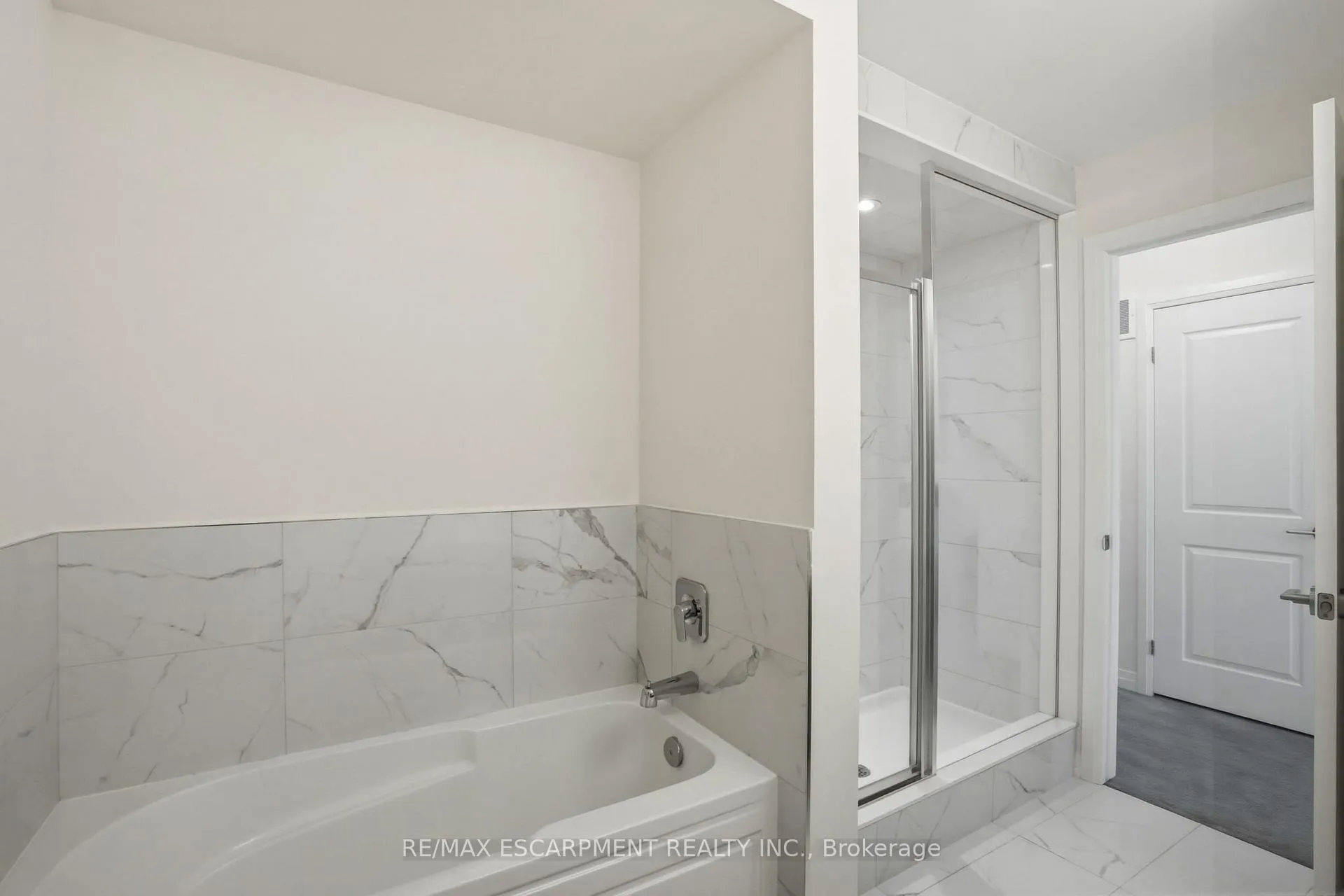 Photo 30 of 5 George Brier Drive W, Brant, Paris — HOMEH