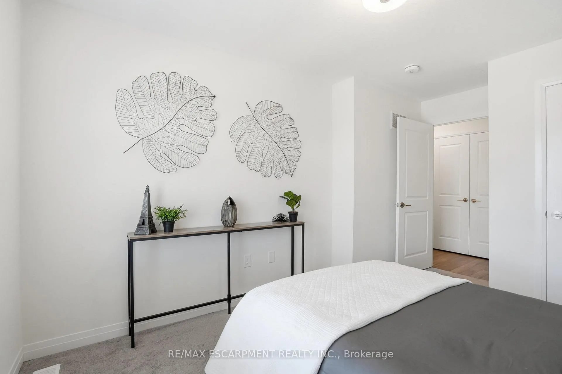 Photo 39 of 5 George Brier Drive W, Brant, Paris — HOMEH